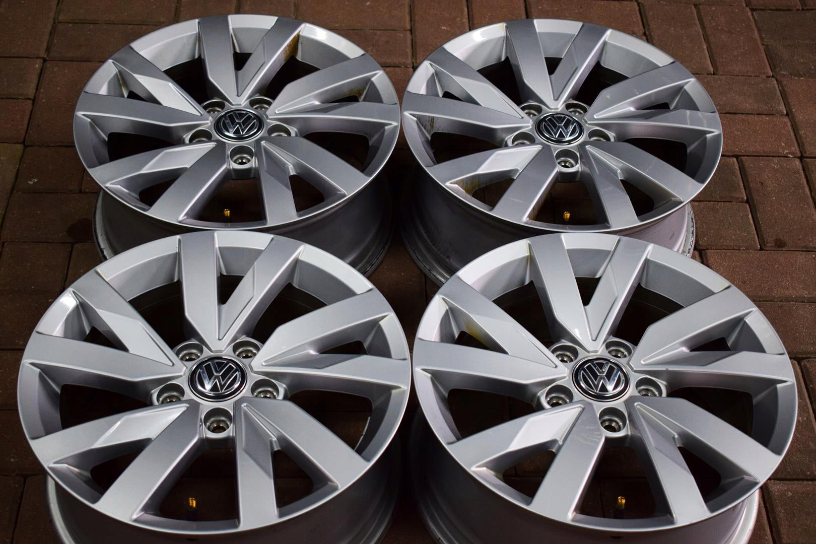  Aluminium rim Volkswagen Caddy Passat Touran Golf 16 inch 6.5J 5x112 41ET 3G0601025BJ  product image