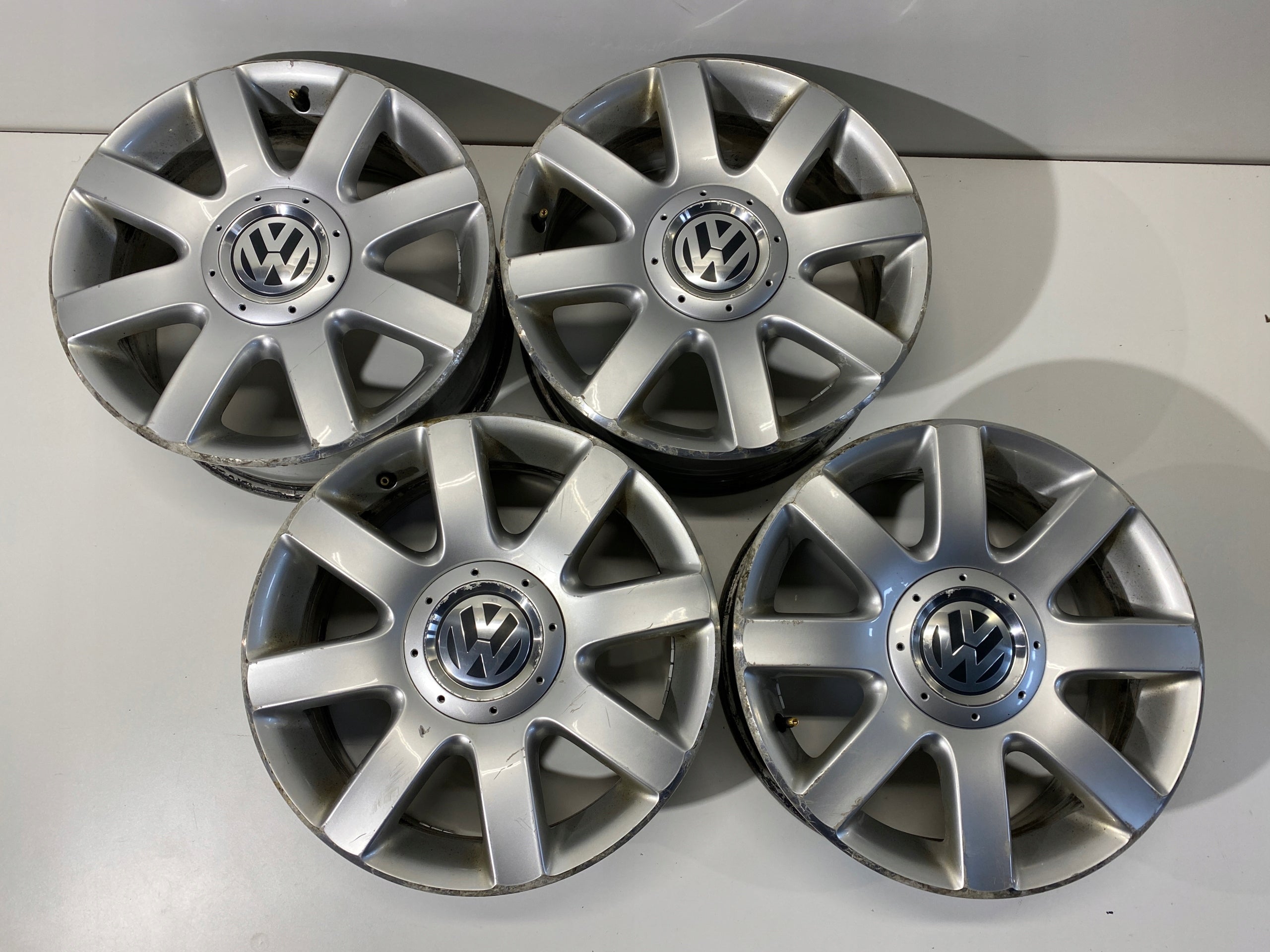  Alu Felge Volkswagen Caddy T5 Touran Golf 16 Zoll 6.5J 5x112 50ET 1K0601025R product image