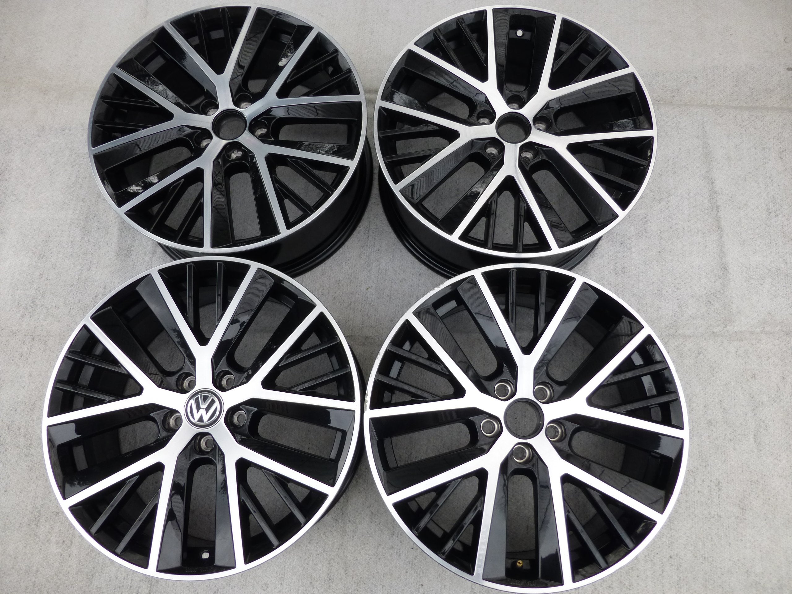 Alu Felge Volkswagen Caddy Touran Tiguan Golf Aluminum rim 19 Zoll 7.5J 5x112