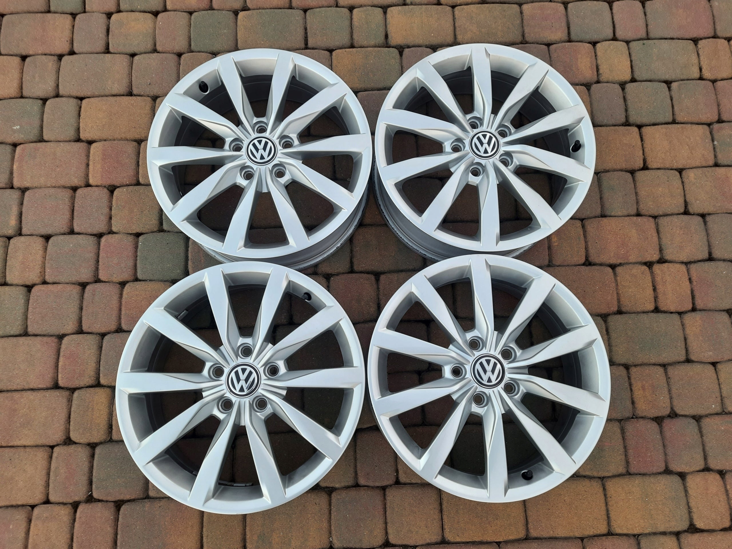 Alu Felge Volkswagen Caddy Touran Golf Aluminum rim 17 Zoll 6.0J 5x112 48ET