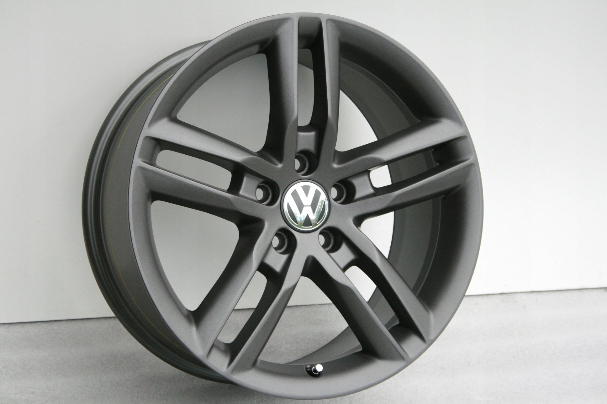 Alu Felge Volkswagen CC Passat Golf Sharan Tiguan Jetta 18 Zoll 8.0J 5x112 47ET 8K0601025CC