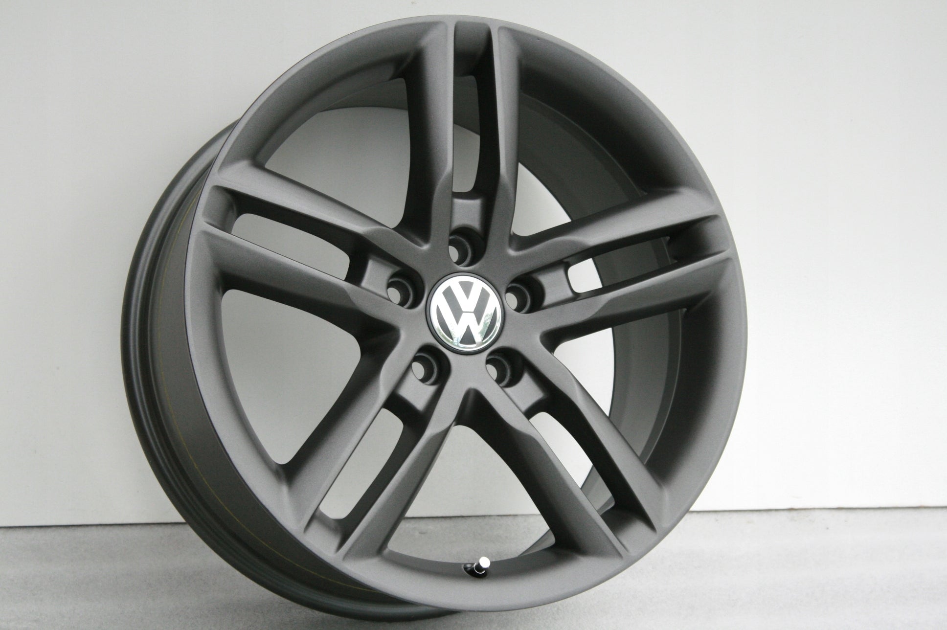 Alu Felge Volkswagen CC Passat Golf Sharan Tiguan Jetta 18 Zoll 8.0J 5x112 47ET 8K0601025CC