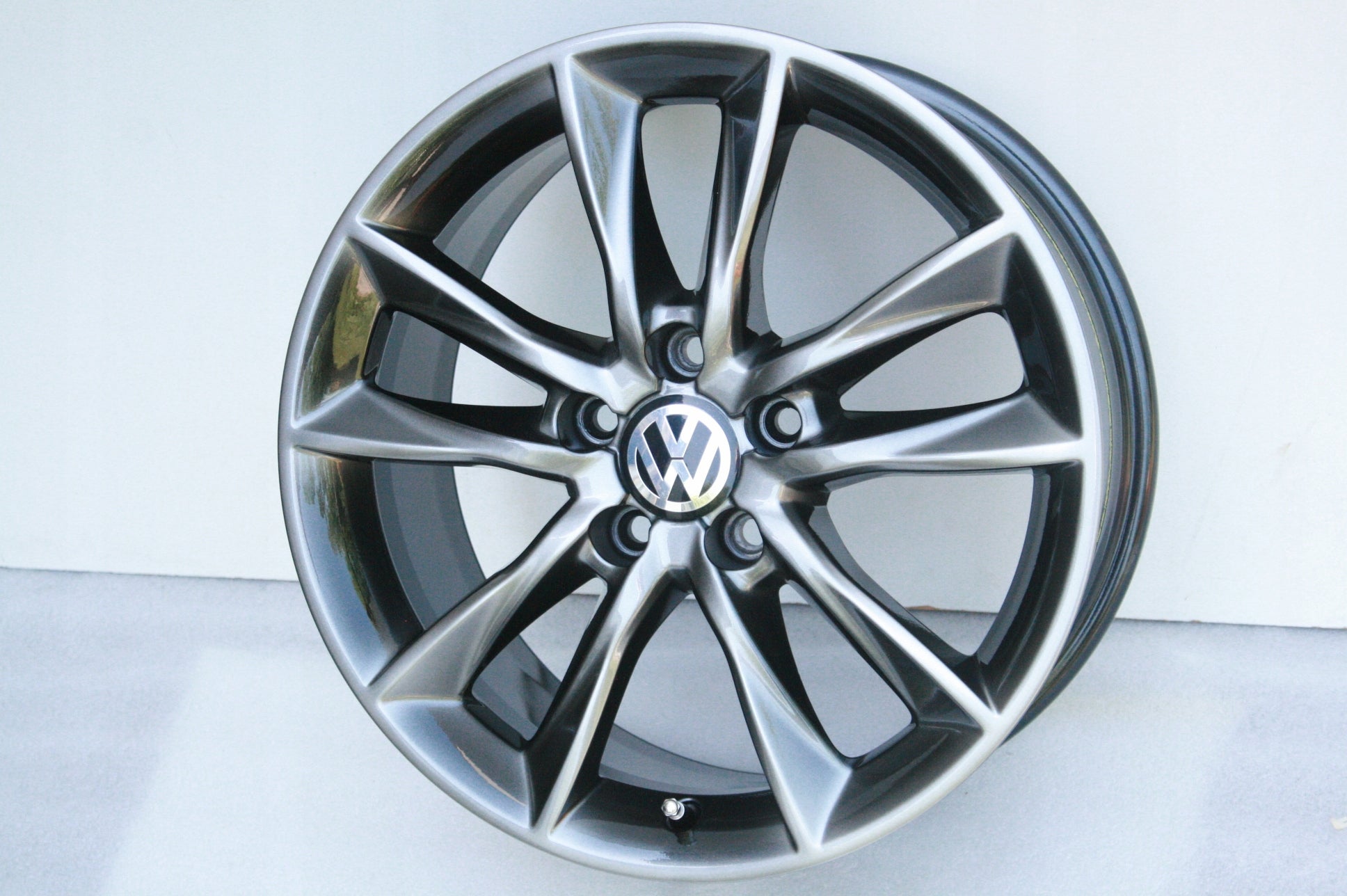 Alu Felge Volkswagen CC Passat Golf Jetta Touran 17 Zoll 7.5J 5x112 8V0601025F