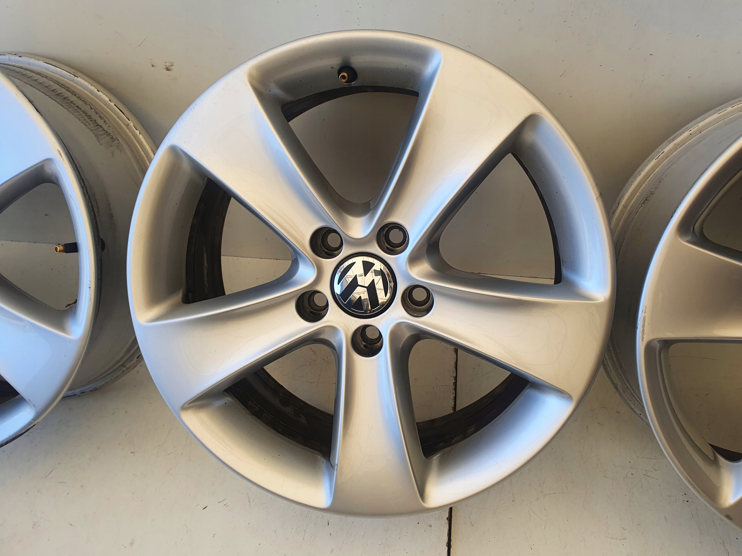 Alu Felge Volkswagen Jetta CC Passat Golf 17 Zoll 6.5J 5x112 3C8601025F