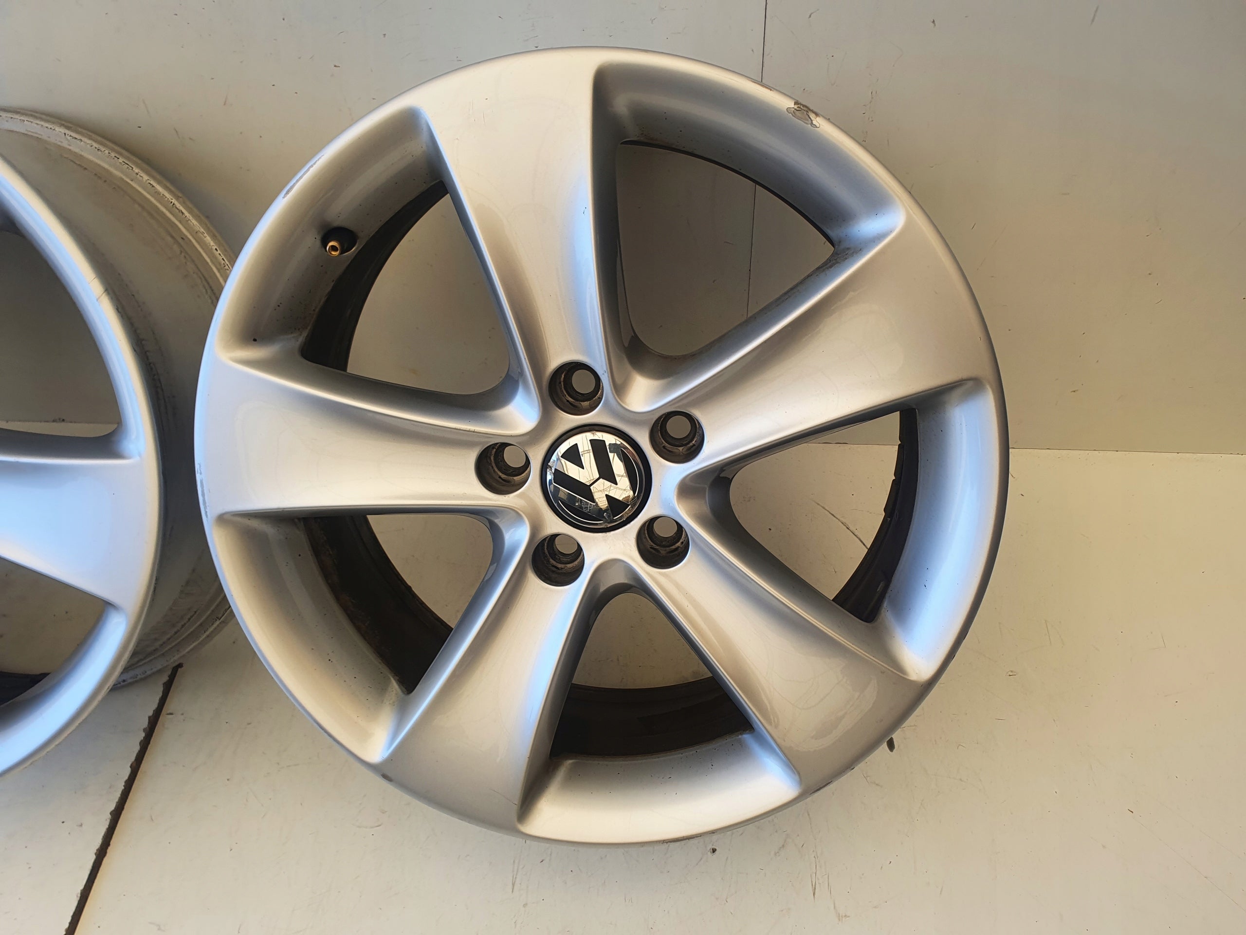 Alu Felge Volkswagen Jetta CC Passat Golf 17 Zoll 6.5J 5x112 3C8601025F