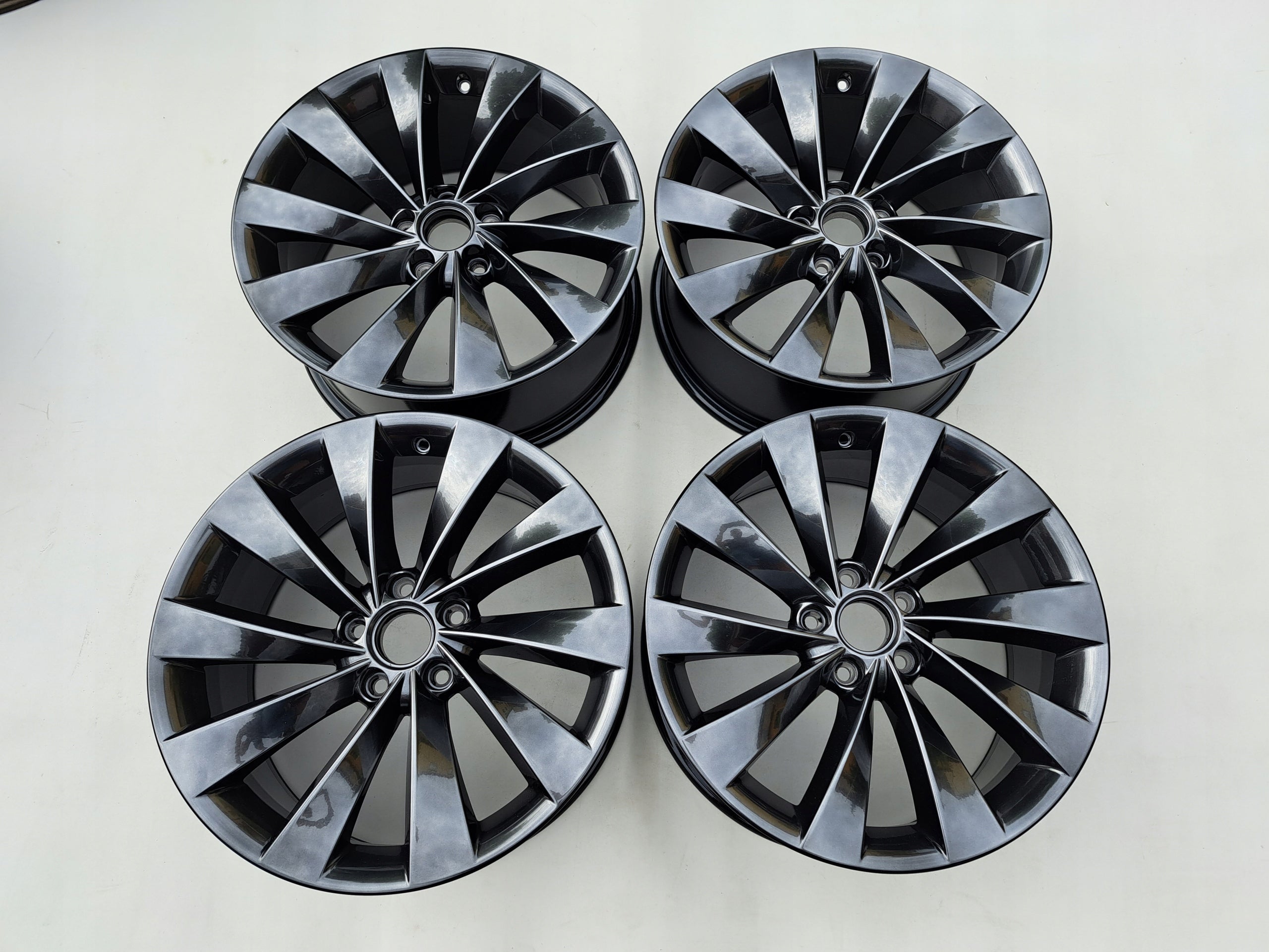 Alu Felge Volkswagen Scirocco CC Passat Golf 18 Zoll 8.0J 5x112 3C8601025AB