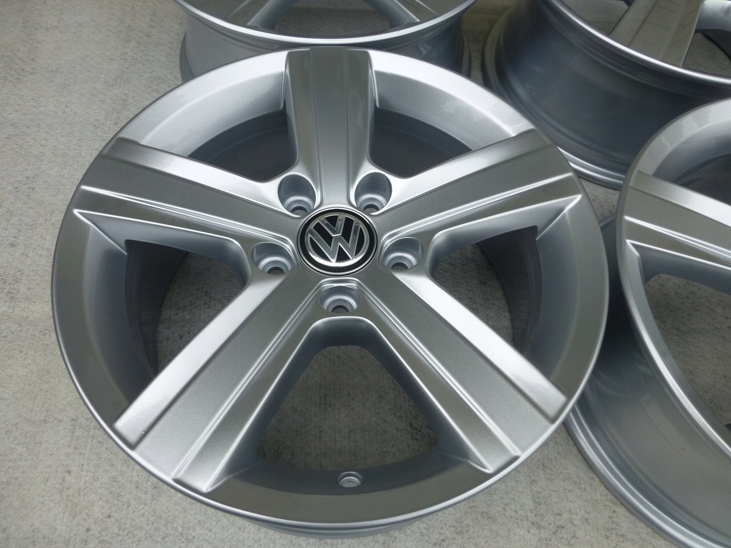  Alu Felge Volkswagen CC Passat Tiguan Golf Aluminum rim 16 Zoll 6.5J 5x112 product image