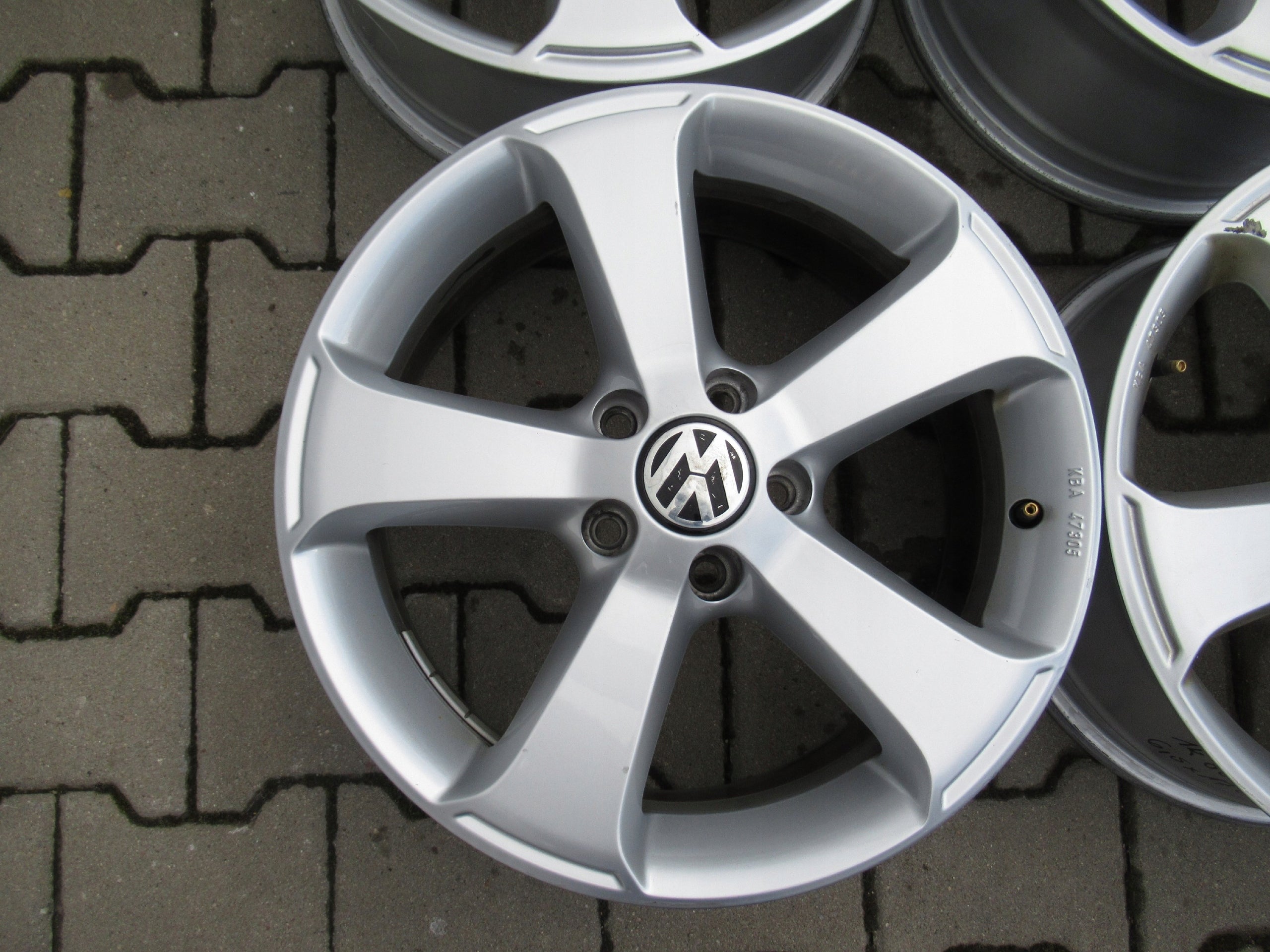 Alu Felge Volkswagen Scirocco CC Passat 17 Zoll 6.5J 5x112 39ET 1K8071497