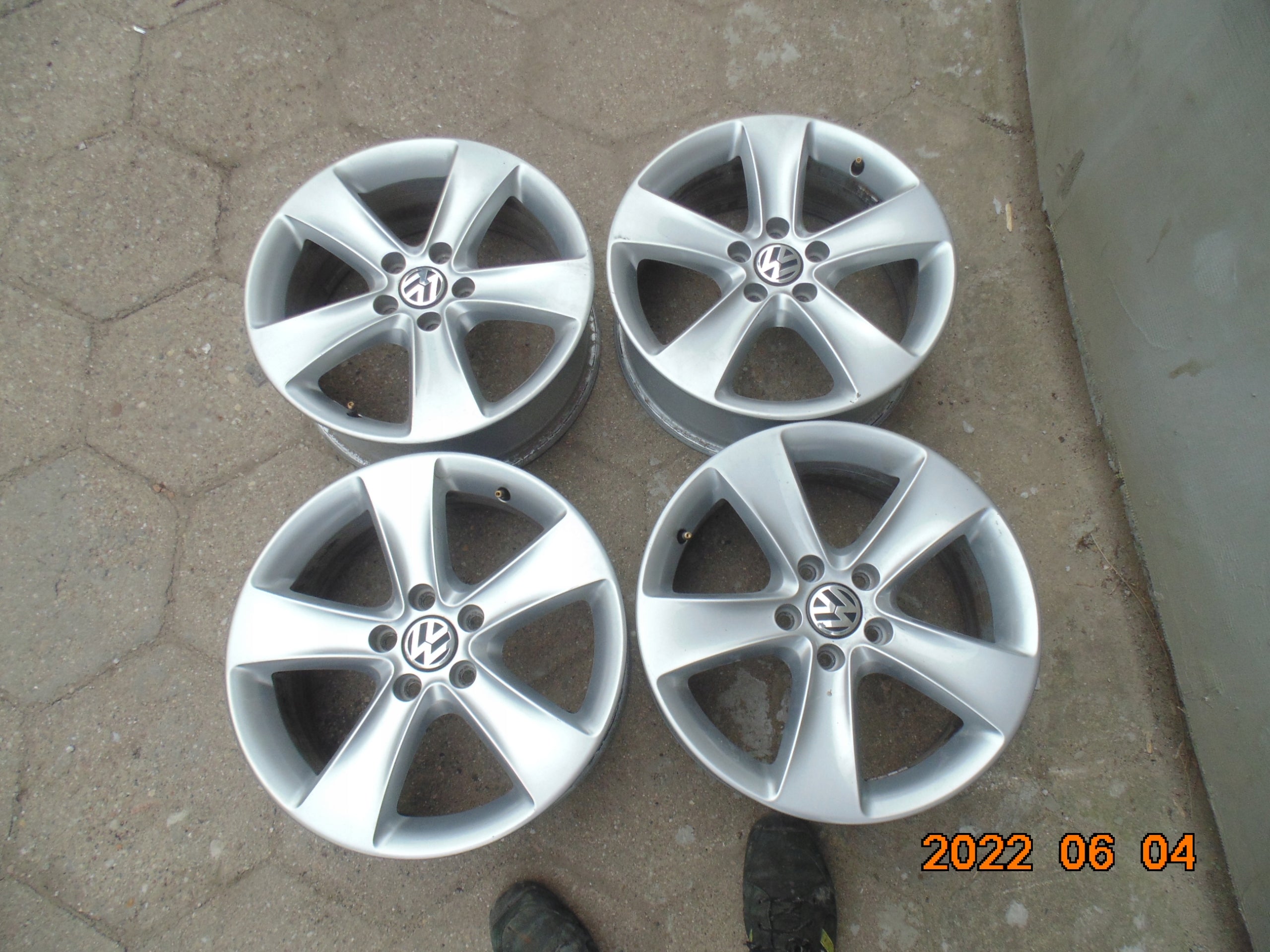  Aluminium rim Volkswagen T3 CC Passat 17 inch 6.5J 5x112 39ET 3C8601025F  product image