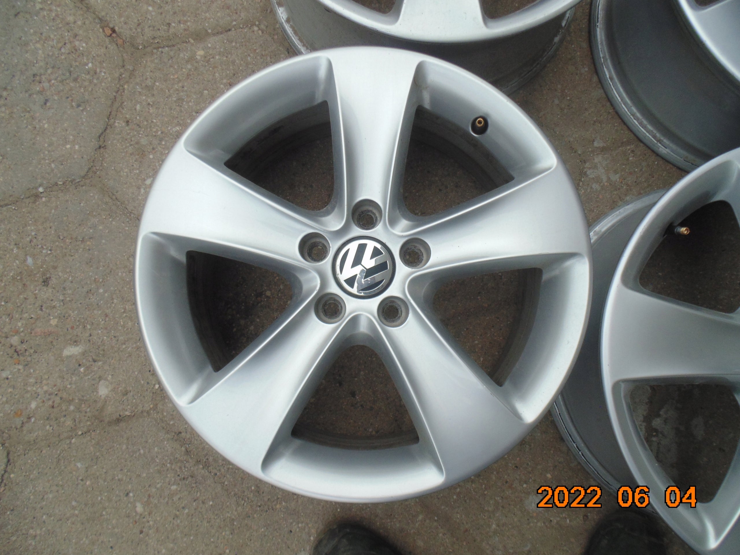 Alu Felge Volkswagen T3 CC Passat 17 Zoll 6.5J 5x112 39ET 3C8601025F