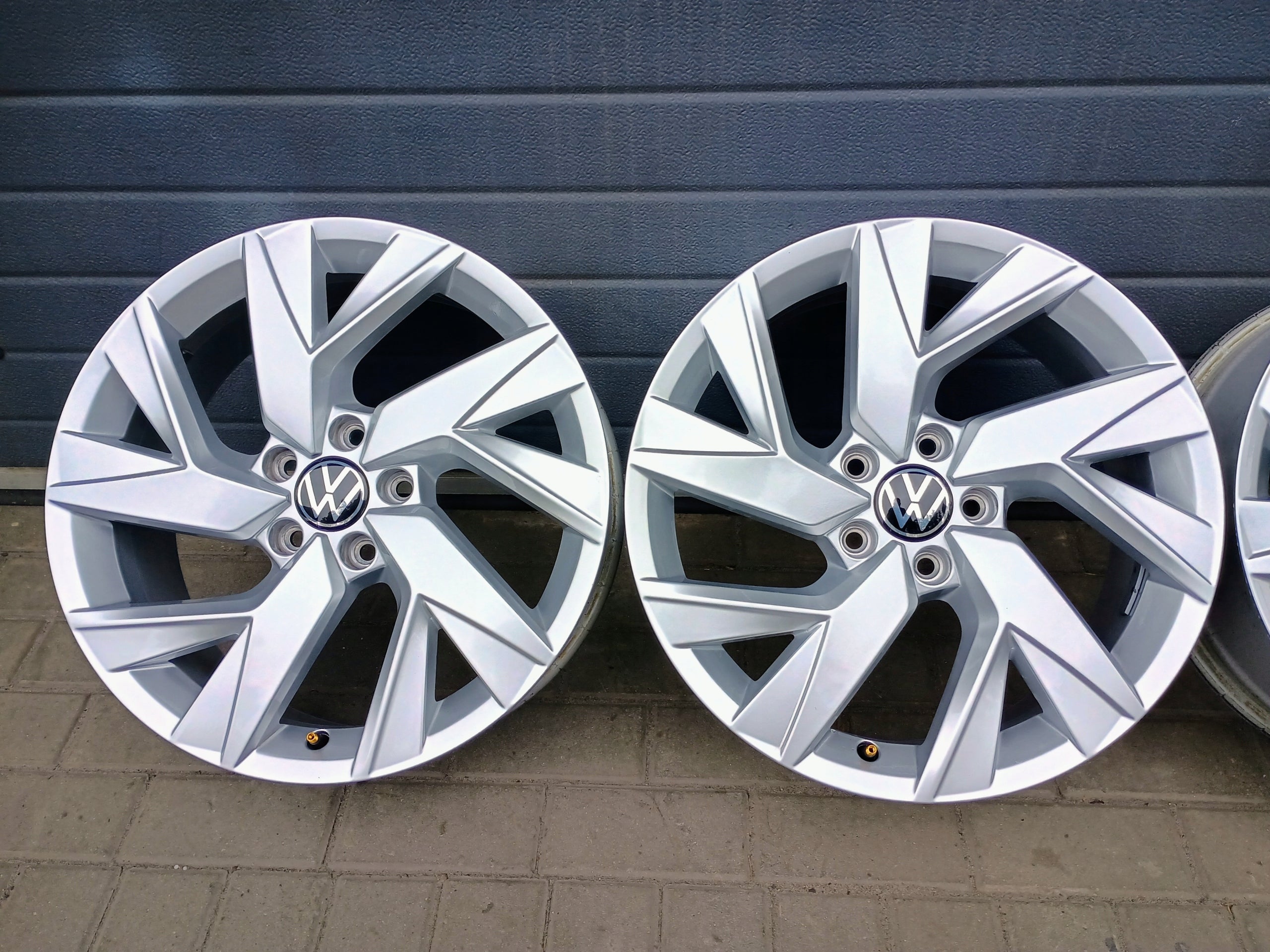 Alu Felge Volkswagen Tiguan Aluminum rim 18 Zoll 7.0J 5x112 43ET 5NA601025AD