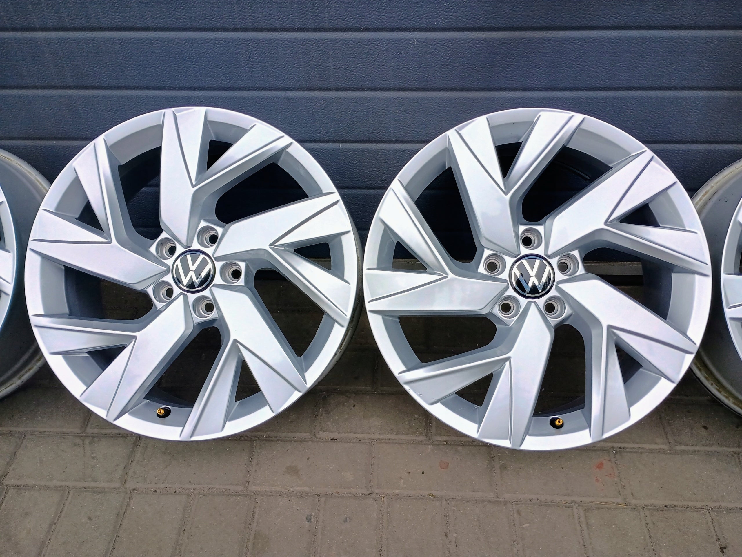 Alu Felge Volkswagen Tiguan Aluminum rim 18 Zoll 7.0J 5x112 43ET 5NA601025AD