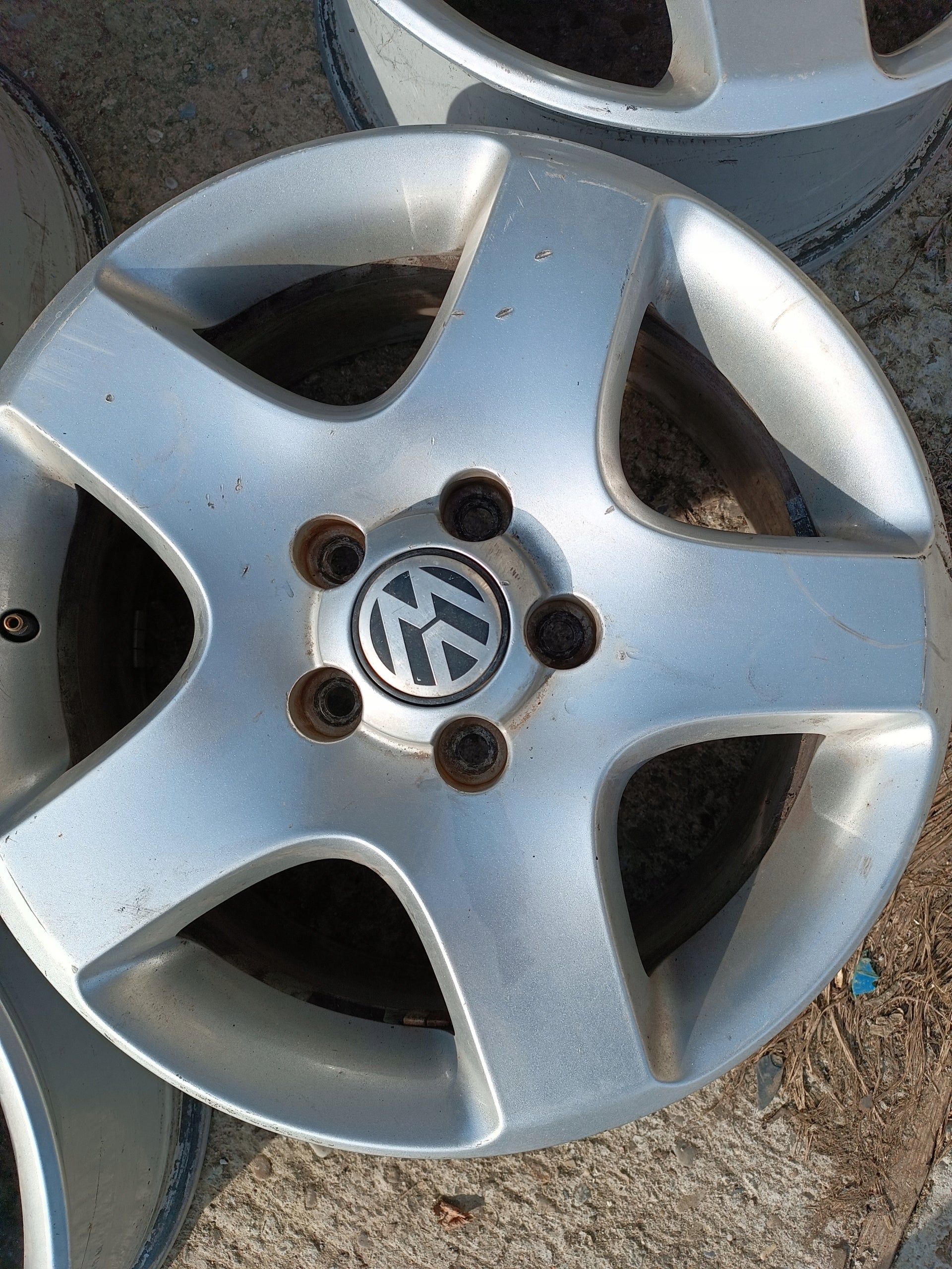 Alu Felge Volkswagen T5 Aluminum rim 17 Zoll 7.5J 5x120 7L6601025E