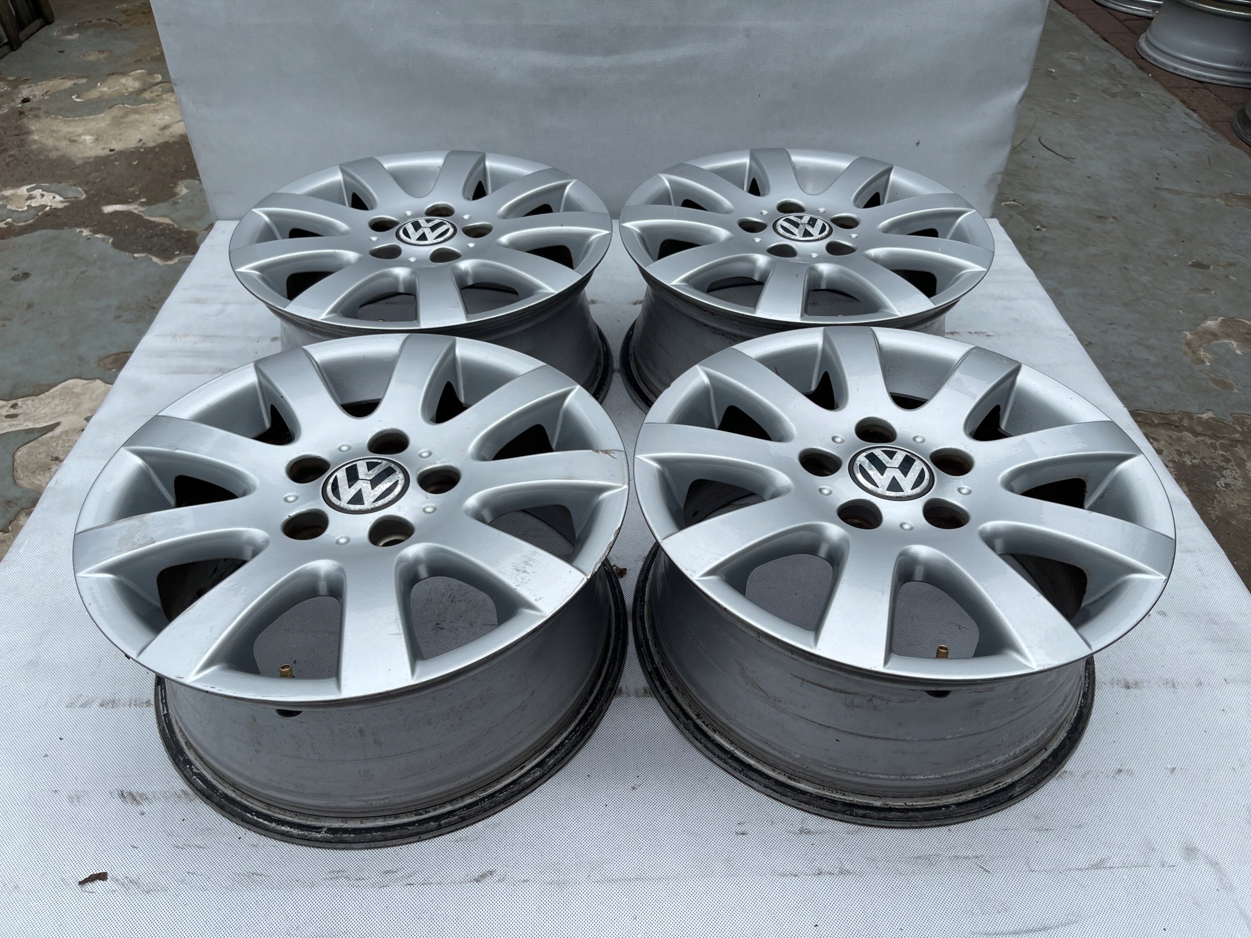 Alu Felge Volkswagen T5 Aluminum rim 15 Zoll 6.5J 5x112 50ET 1K0601025AQ