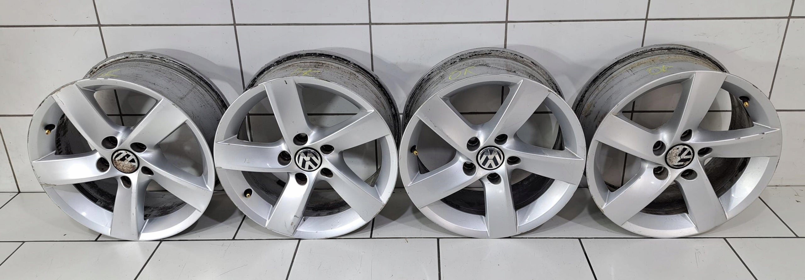  Alu Felge Volkswagen Passat T4 CC Aluminum rim 16 Zoll 7.0J 5x112 3AA601025A product image