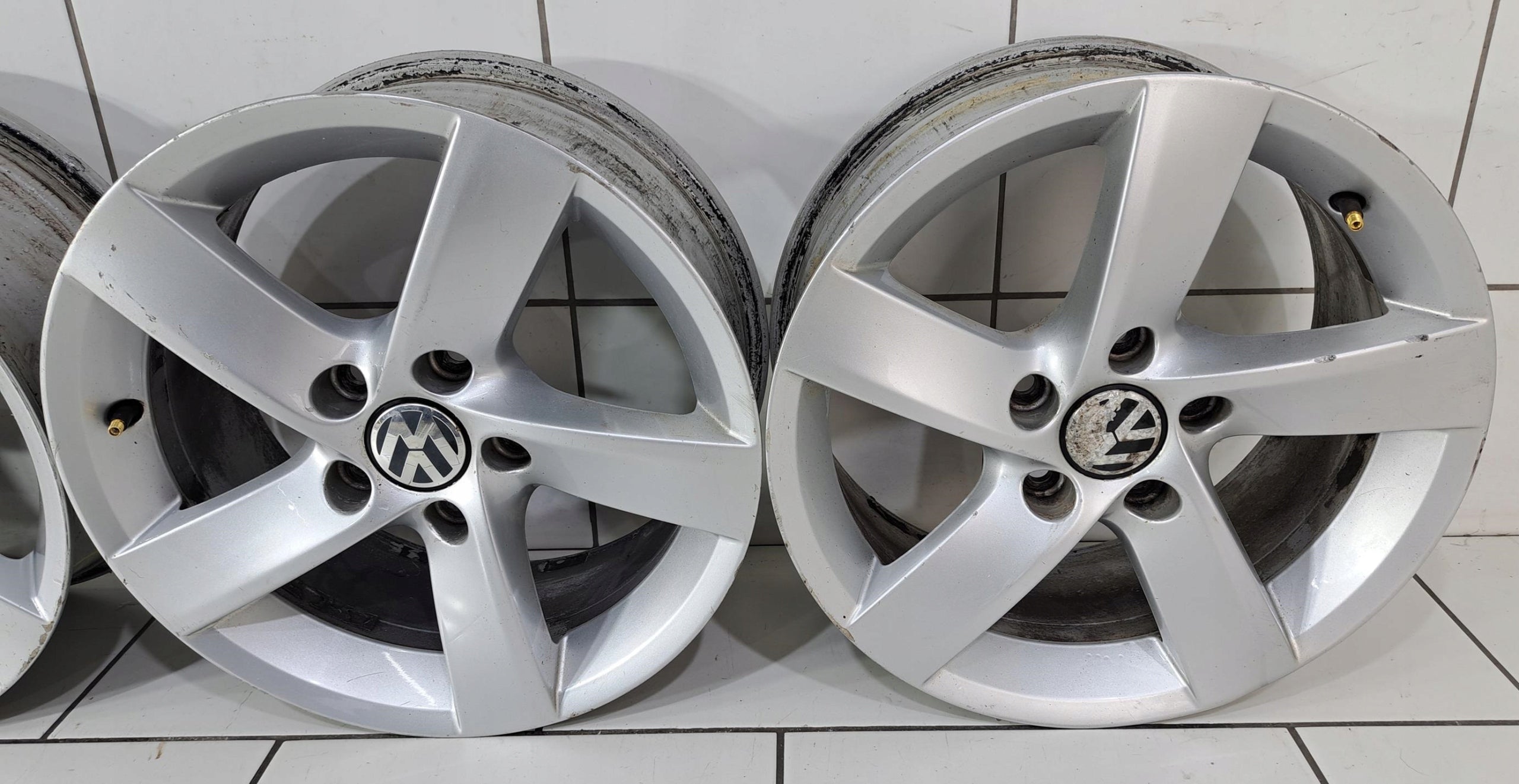 Alu Felge Volkswagen Passat T4 CC Aluminum rim 16 Zoll 7.0J 5x112 3AA601025A