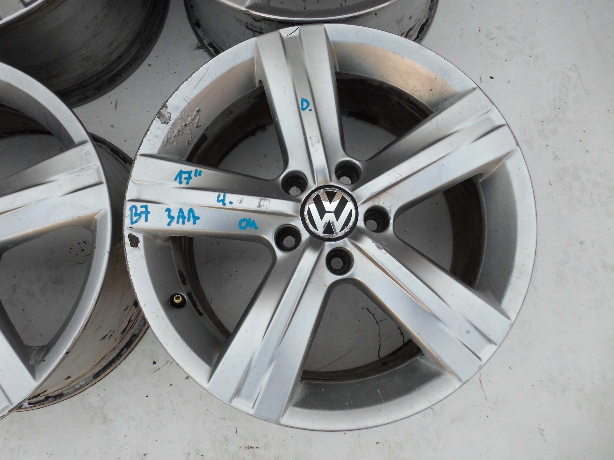 Alu Felge Volkswagen CC Golf Passat Eos Golf V Scirocco Golf VI 17 Zoll 7.5J 5x112 47ET 3AA601025E