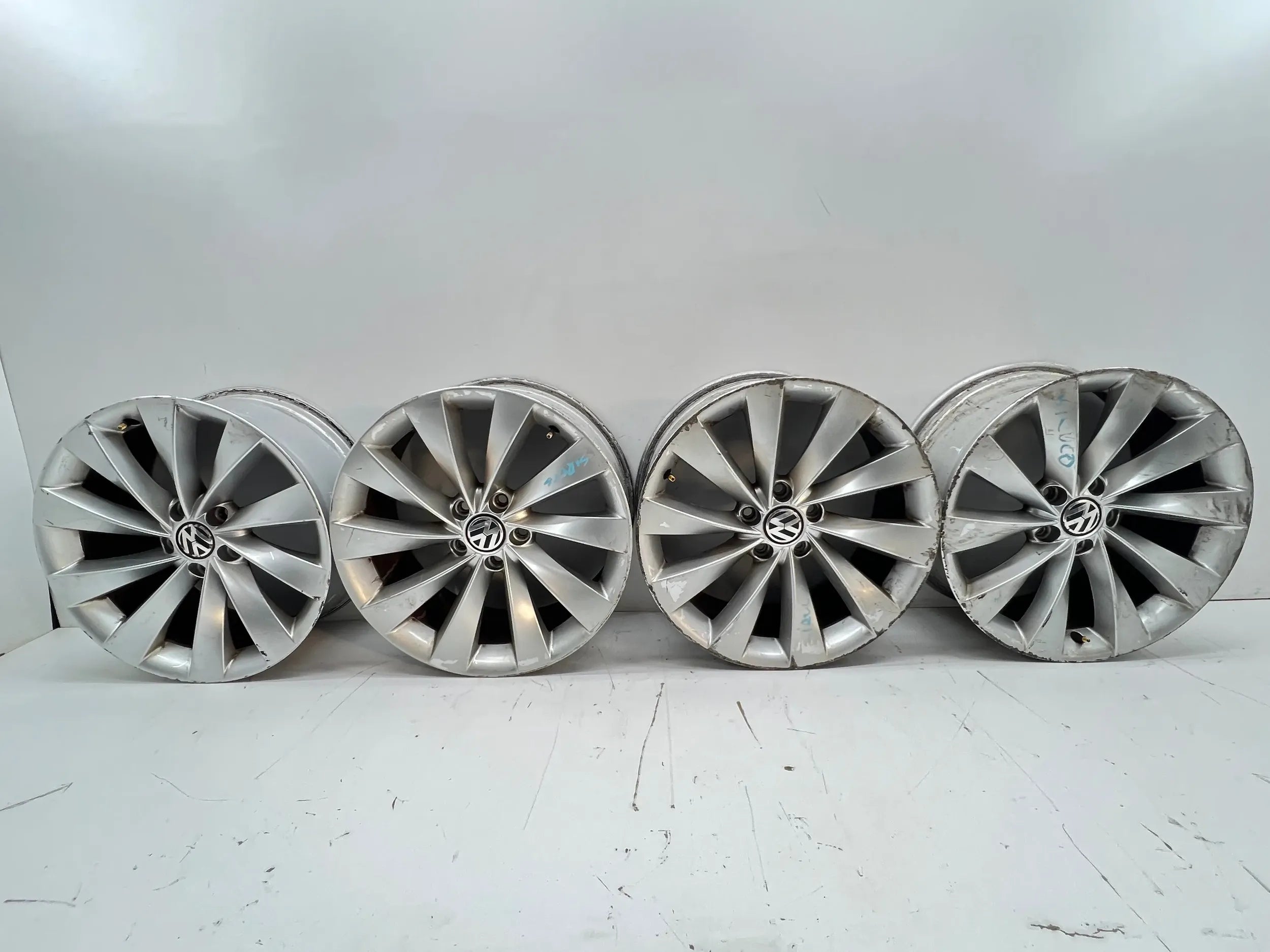  Alu Felge Volkswagen Scirocco CC Passat Golf 18 Zoll 8.0J 5x112 3C8601025AB product image