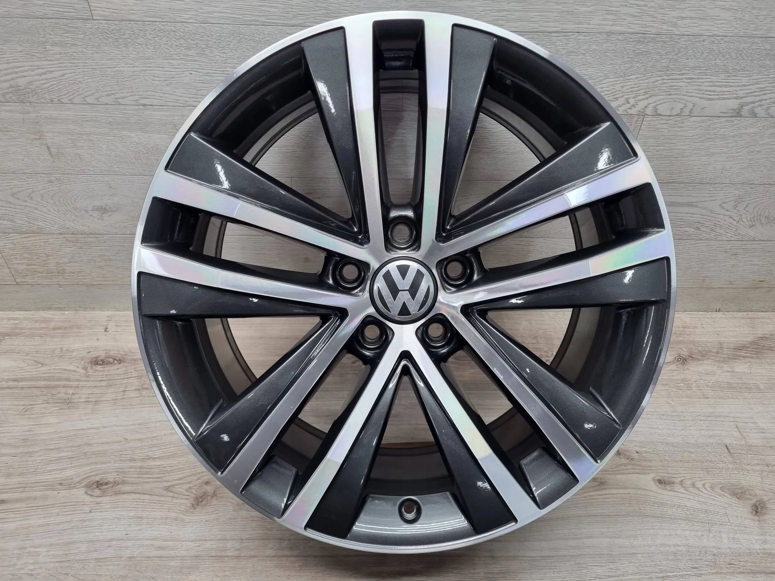 Alu Felge Volkswagen T3 Sharan 18 Zoll 7.5J 5x112 35ET 7N0601025F