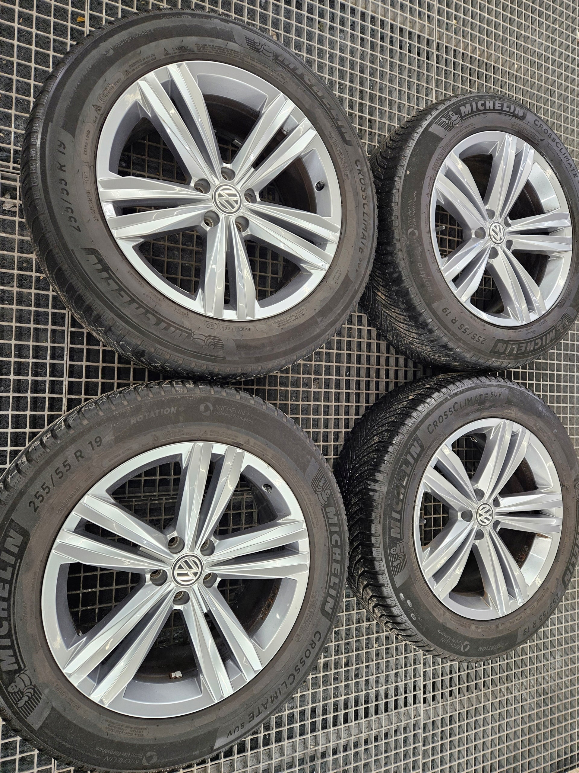 Alu Felge Volkswagen Touareg Tiguan 19 Zoll 8.5J 5x112 28ET 760601025