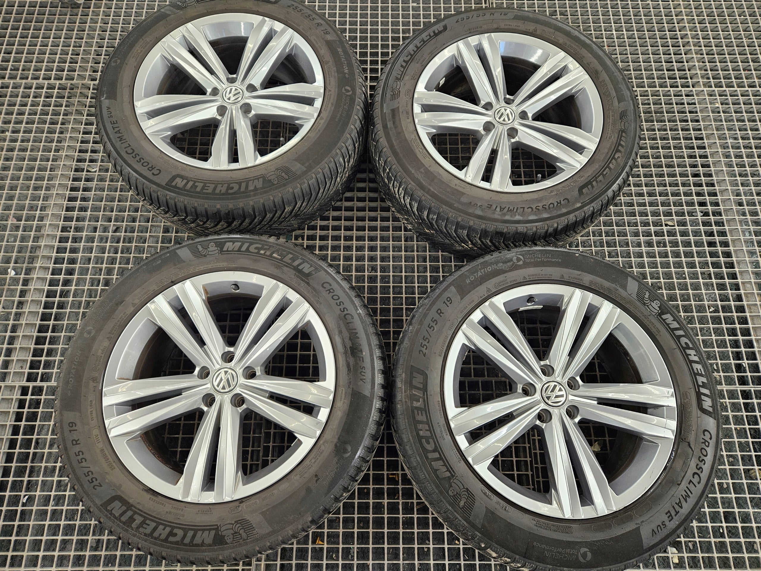 Alu Felge Volkswagen Touareg Tiguan 19 Zoll 8.5J 5x112 28ET 760601025