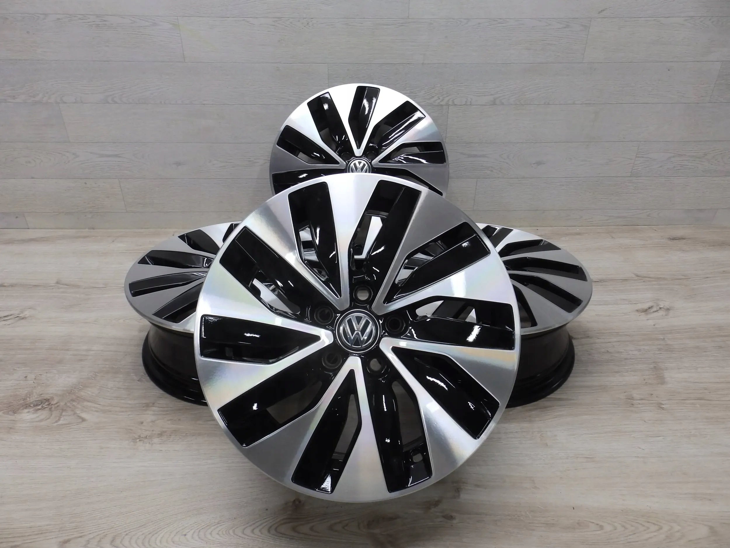  Alu Felge Volkswagen T3 Polo Polo V 15 Zoll 5.5J 5x100 38ET 6C0601025C product image