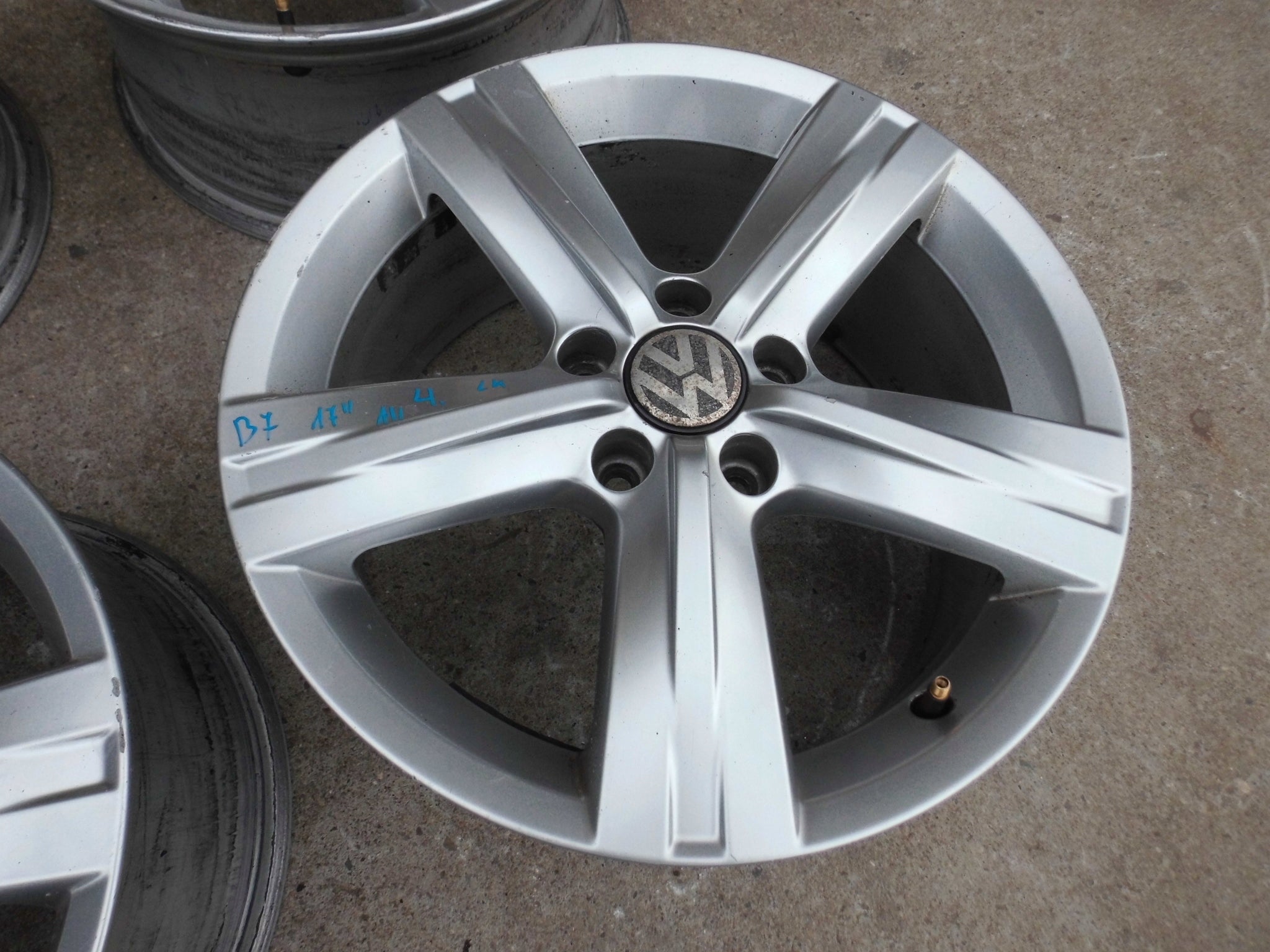 Alu Felge Volkswagen CC Golf Passat Eos Golf V Scirocco Golf VI 17 Zoll 7.5J 5x112 47ET 3AA601025E