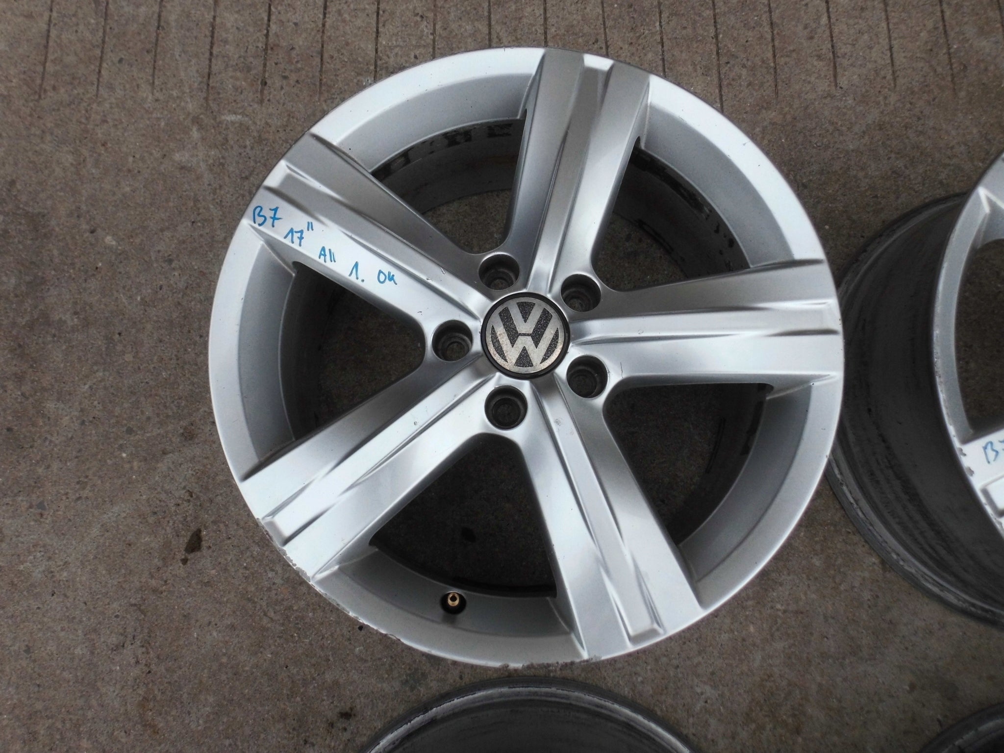 Alu Felge Volkswagen CC Golf Passat Eos Golf V Scirocco Golf VI 17 Zoll 7.5J 5x112 47ET 3AA601025E