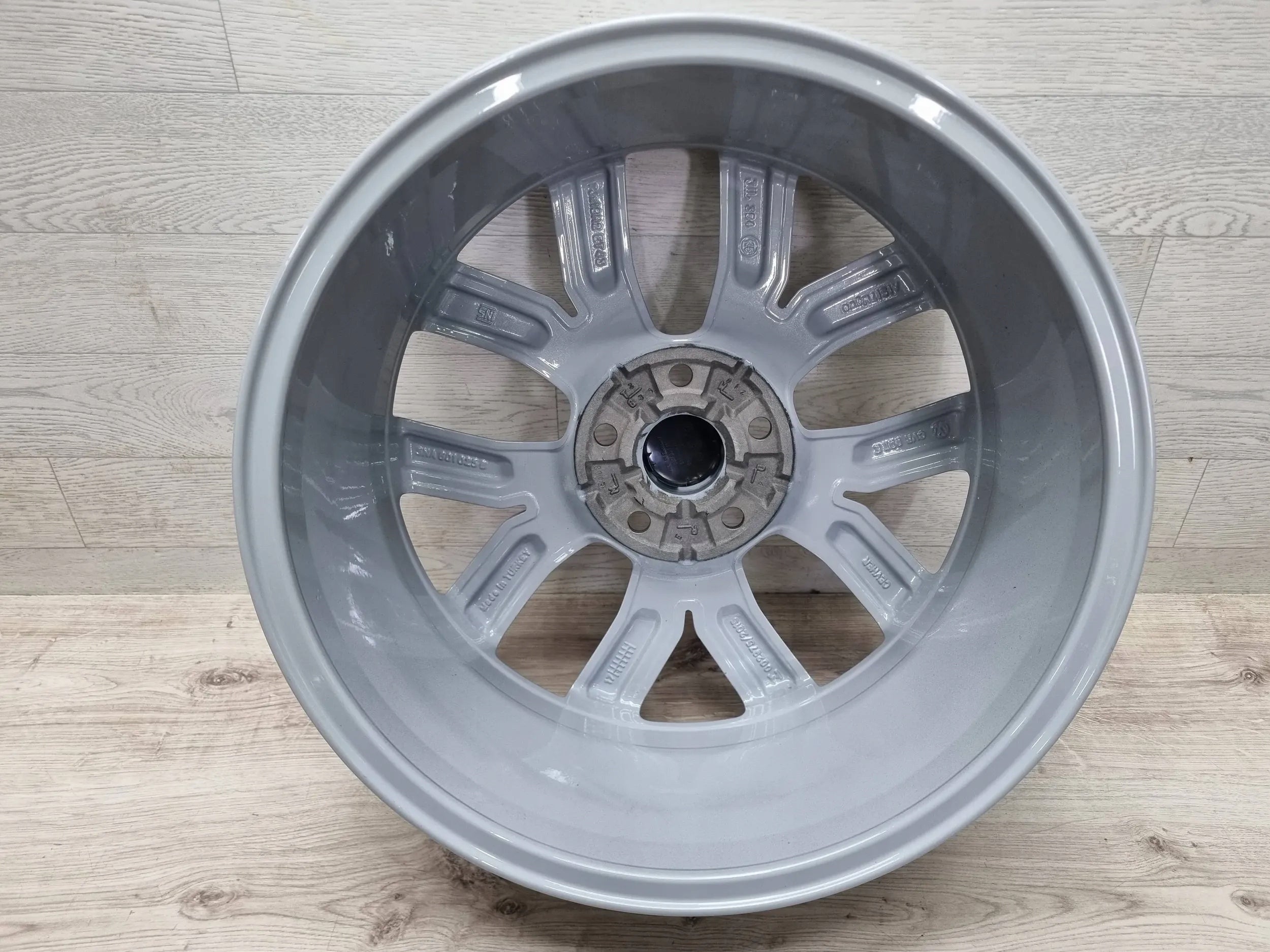 Alu Felge Volkswagen Tiguan T4 18 Zoll 7.0J 5x112 43ET 5NA601025B