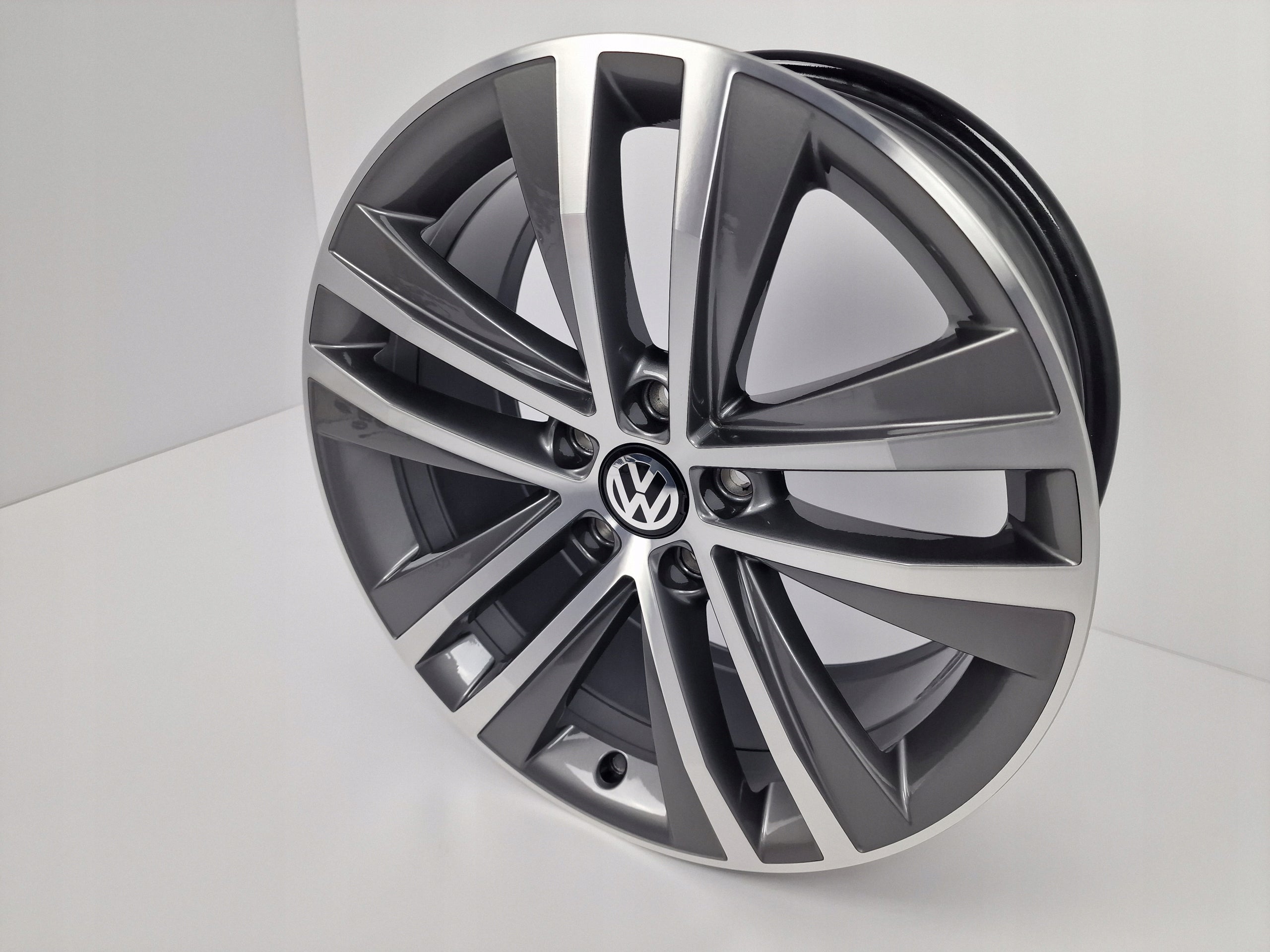 Alu Felge Volkswagen Sharan Tiguan Passat Touran 18 Zoll 7.5J 5x112 35ET