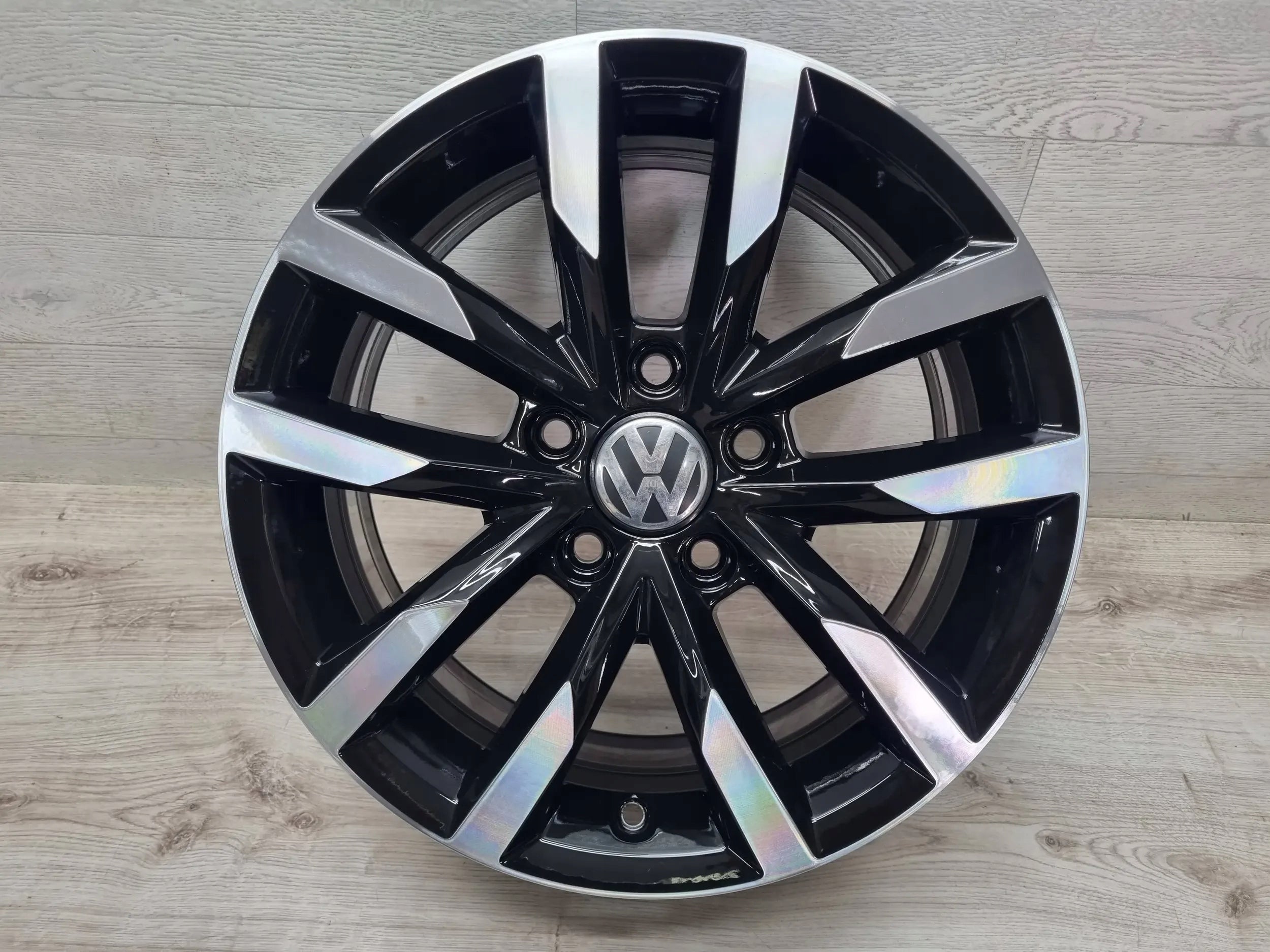 Alu Felge Volkswagen Passat Aluminum rim 16 Zoll 3G0601025