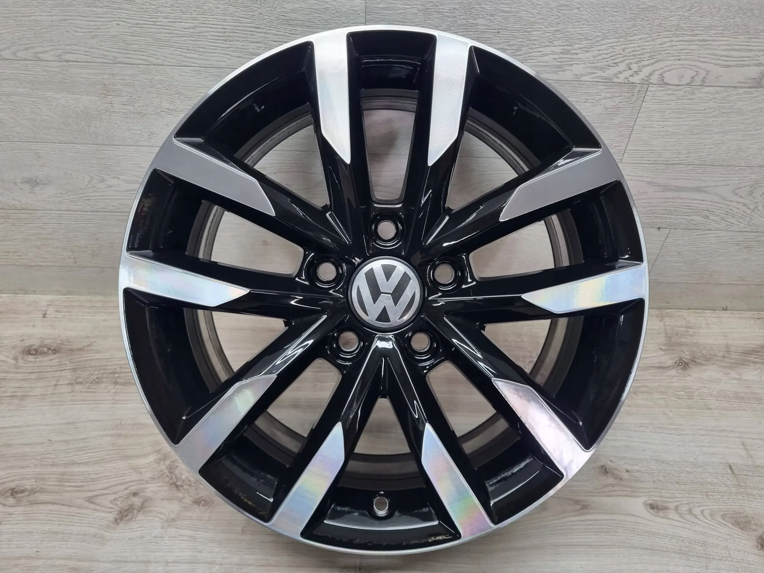 Alu Felge Volkswagen Passat Aluminum rim 16 Zoll 3G0601025