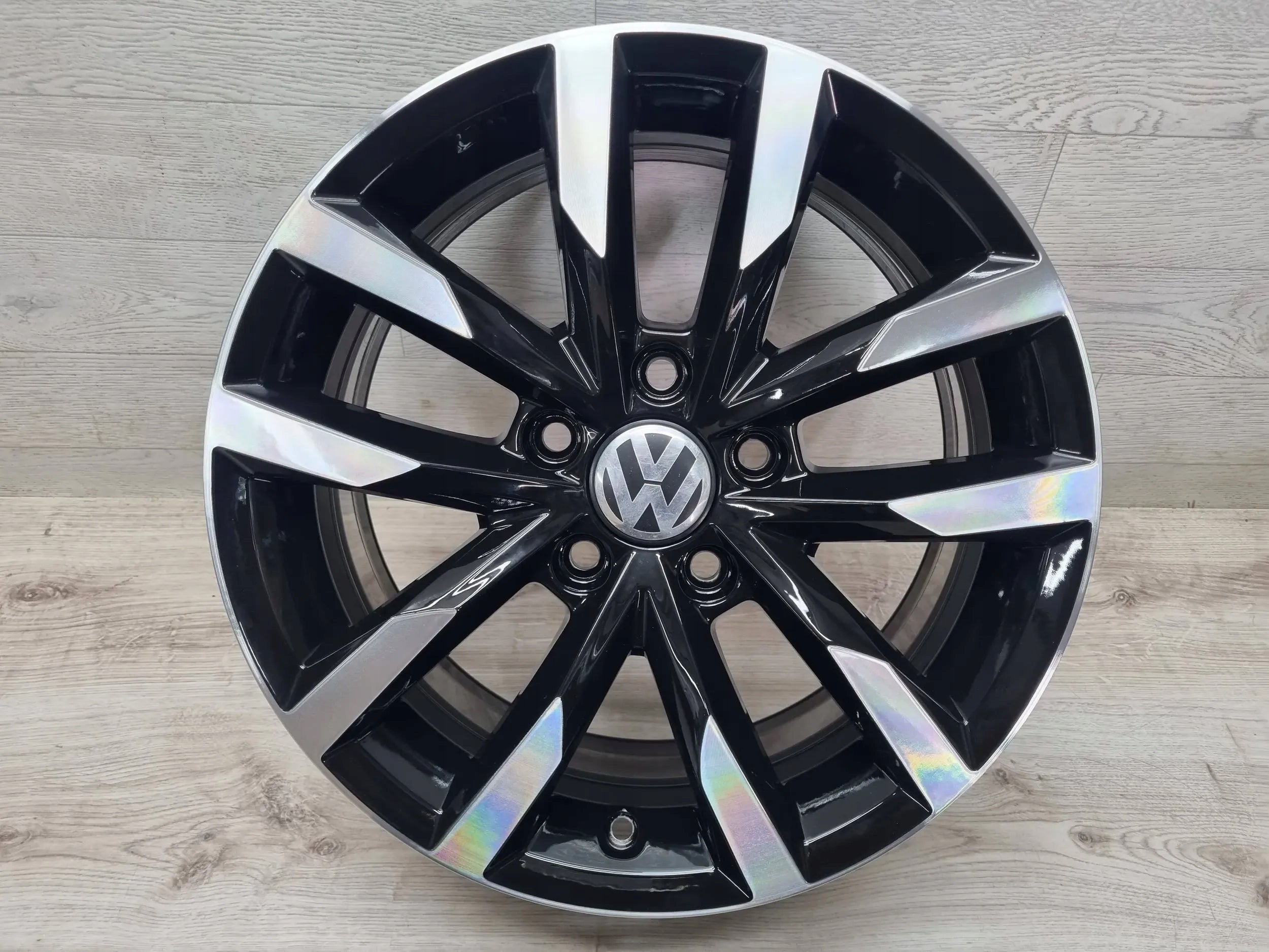 Alu Felge Volkswagen Passat Aluminum rim 16 Zoll 3G0601025