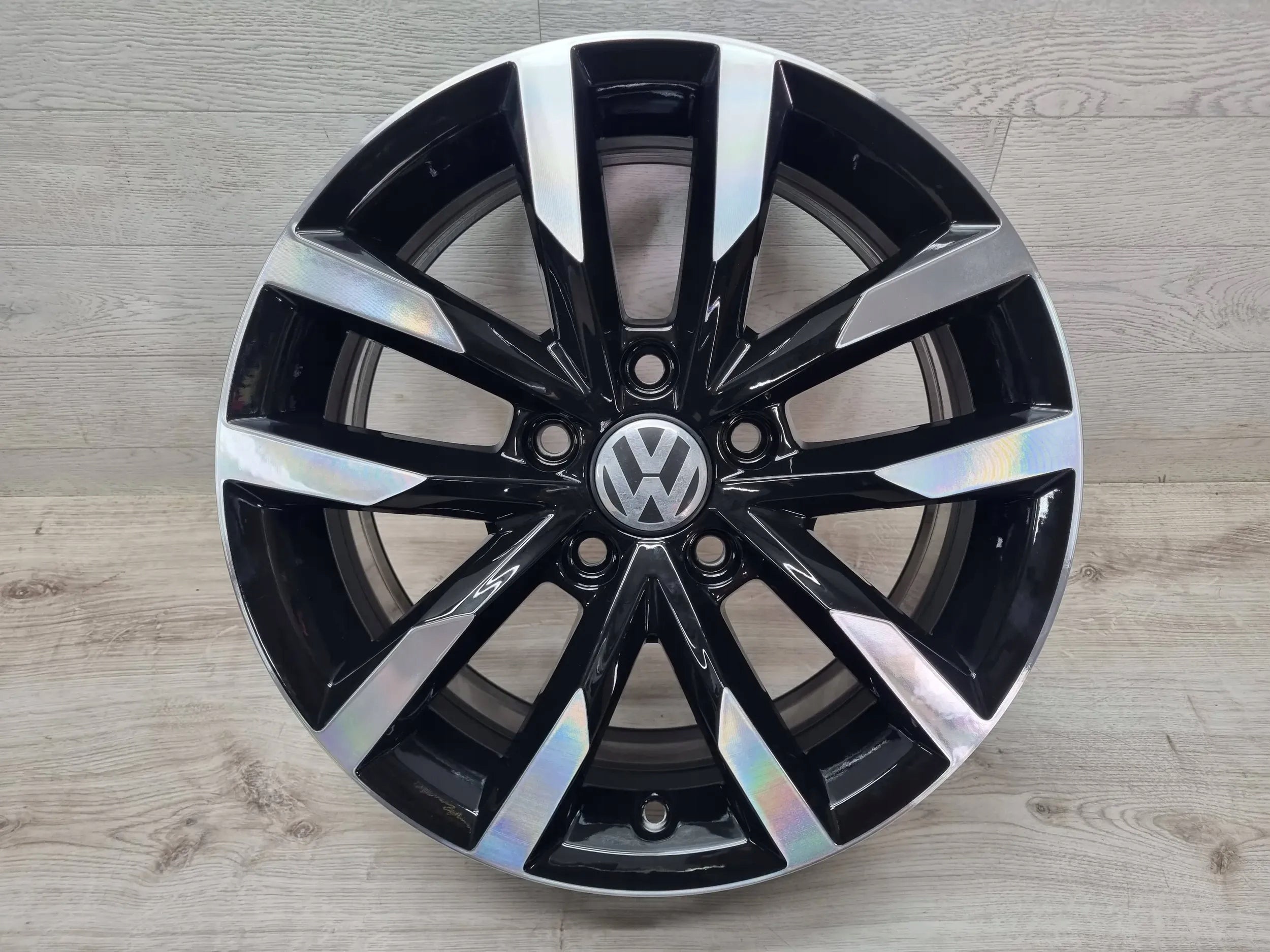 Alu Felge Volkswagen Passat Aluminum rim 16 Zoll 3G0601025