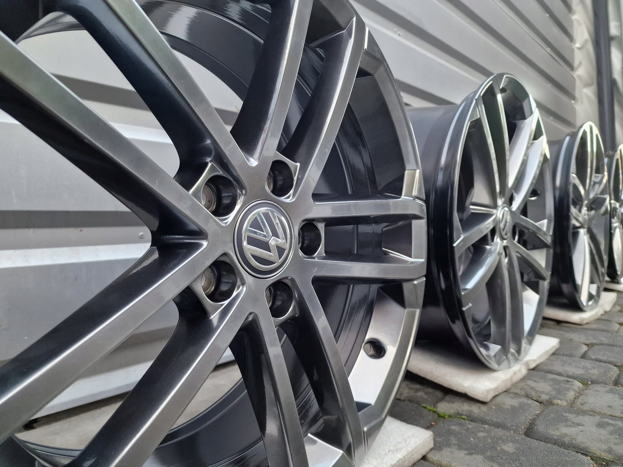 Alu Felge Volkswagen Arteon Passat Tiguan Golf 18 Zoll 7.5J 5x112 49ET