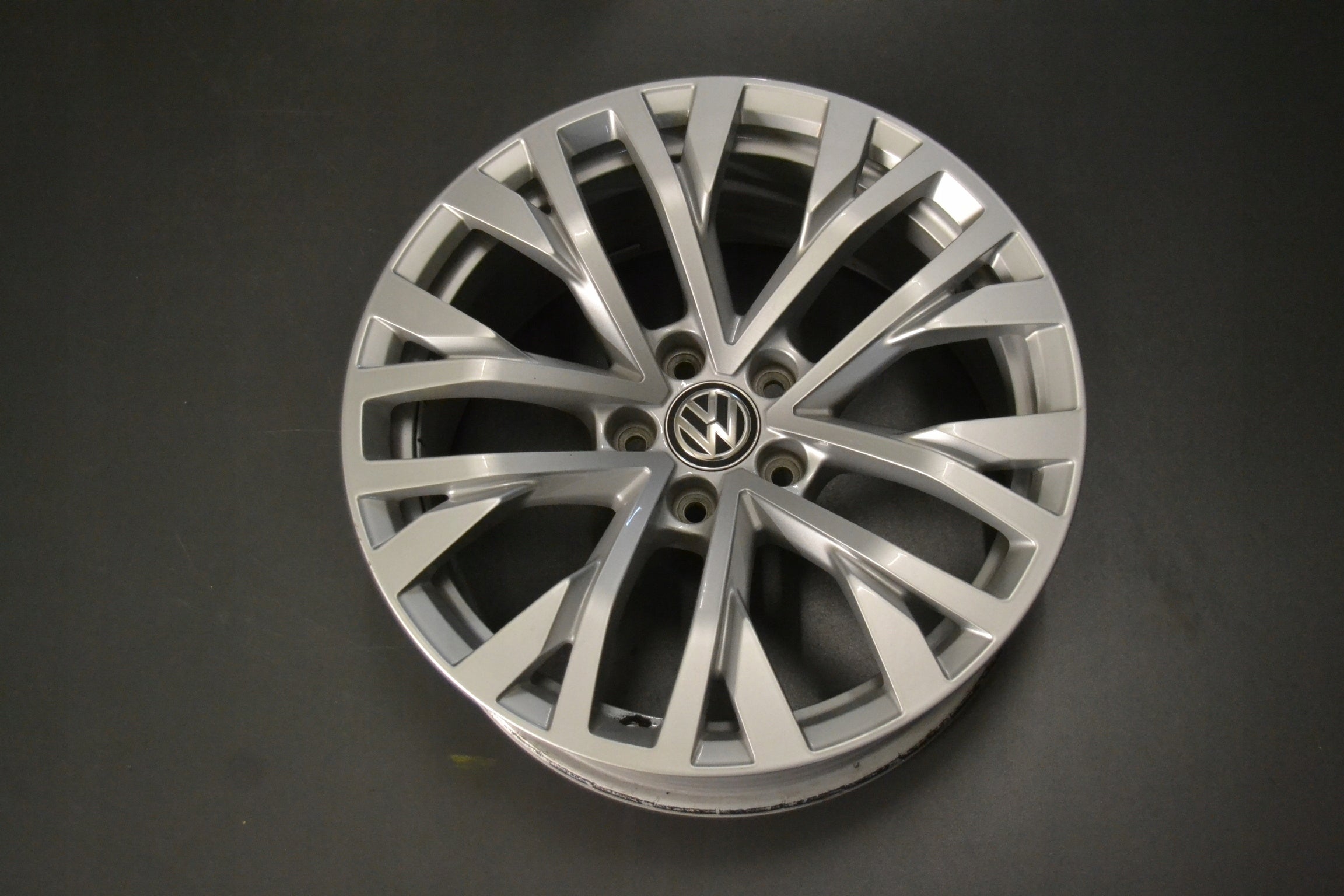 Alu Felge Volkswagen Touareg Aluminum rim 18 Zoll 8.0J 5x112 25ET 760601025H