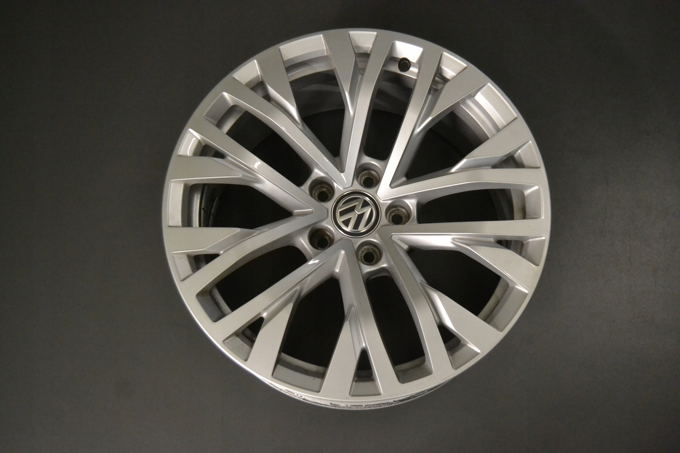 Alu Felge Volkswagen Touareg Aluminum rim 18 Zoll 8.0J 5x112 25ET 760601025H