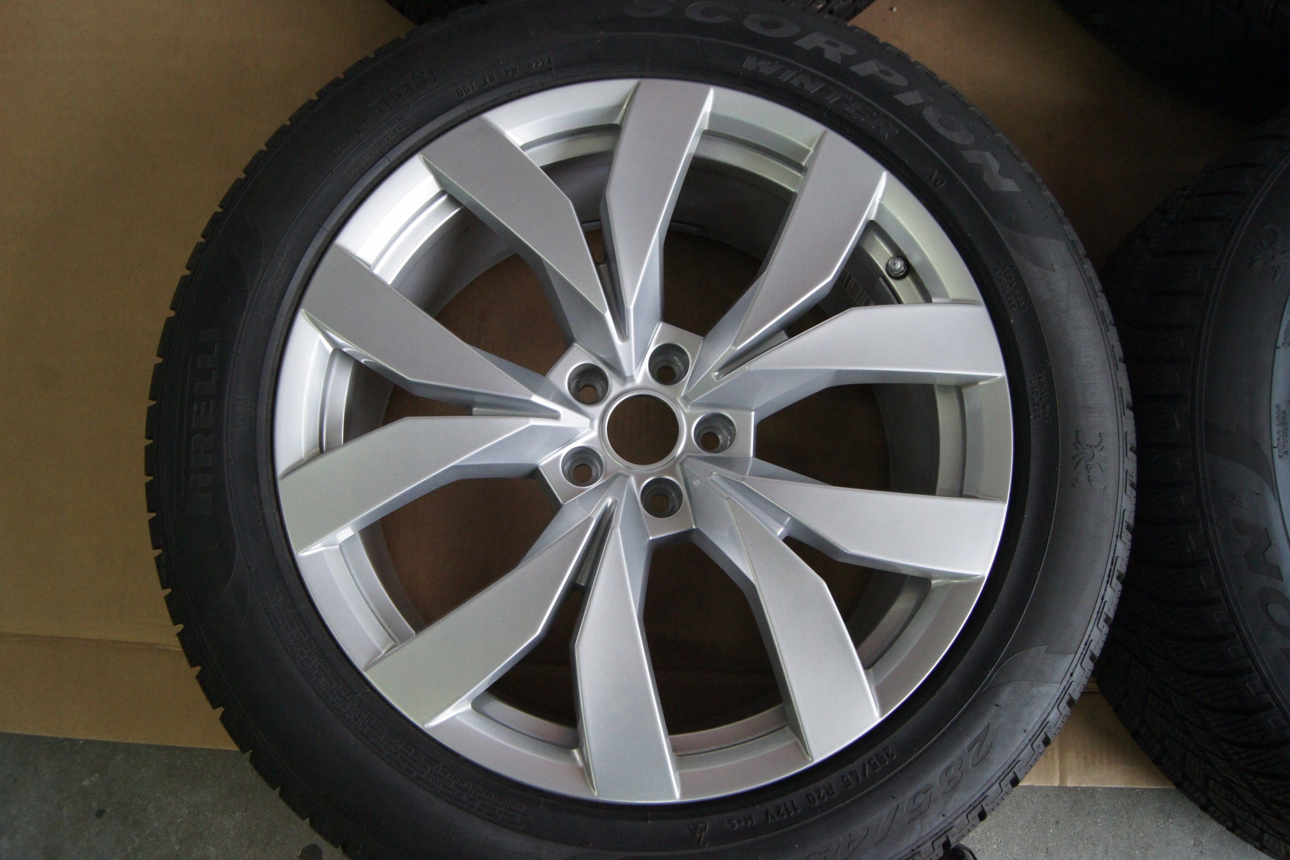 Alu Felge Volkswagen Touareg Aluminum rim 20 Zoll 9.0J 5x112 33ET 760601025C