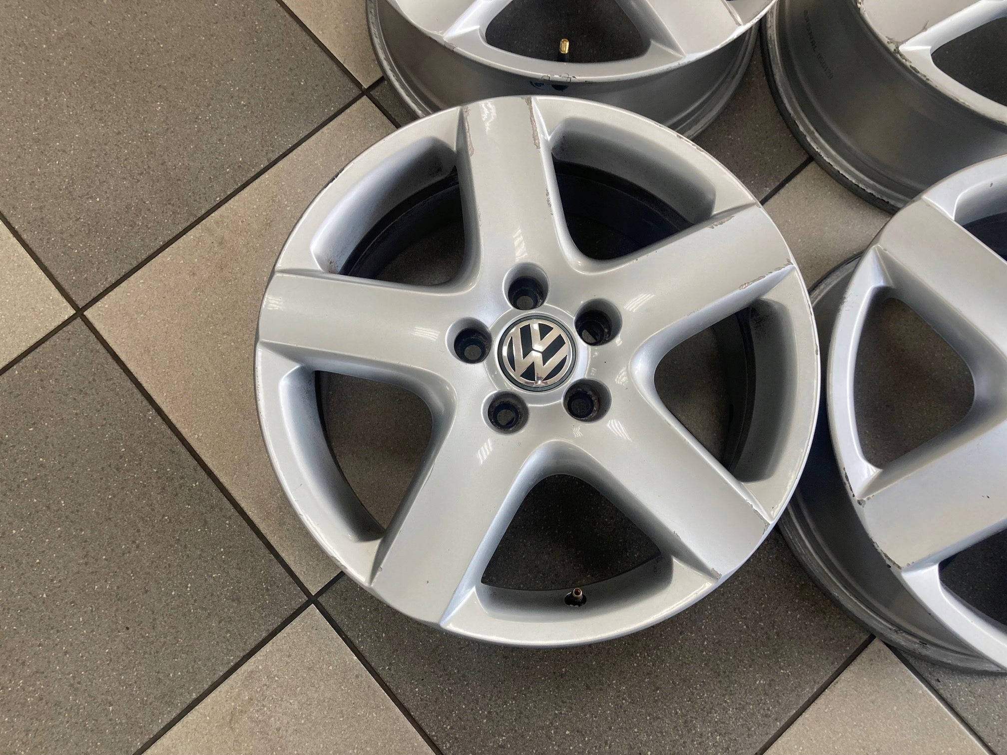 Alu Felge Volkswagen Jetta Passat Eos Golf 17 Zoll 7.0J 5x112 54ET 1k0601025B