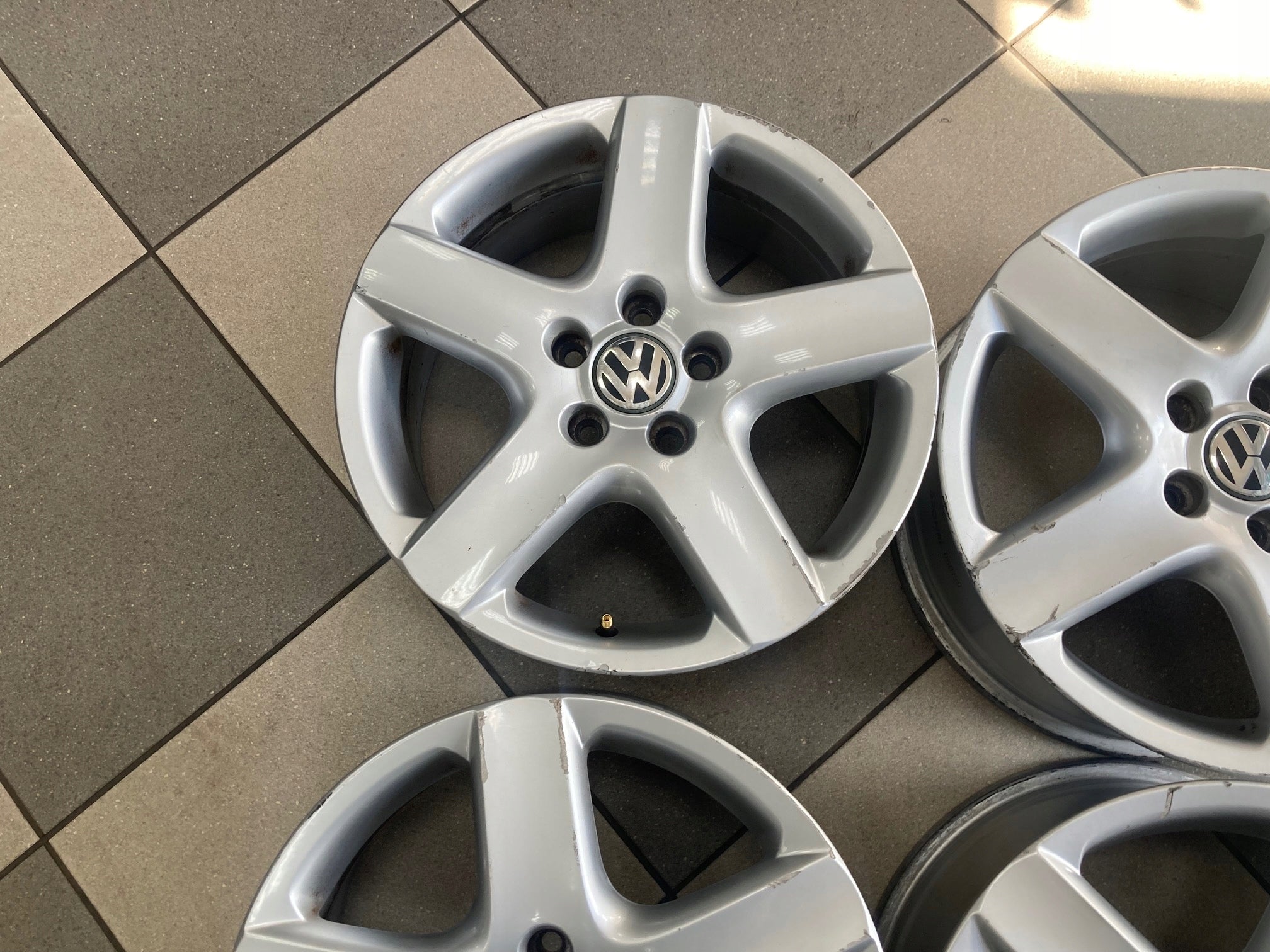 Alu Felge Volkswagen Jetta Passat Eos Golf 17 Zoll 7.0J 5x112 54ET 1k0601025B