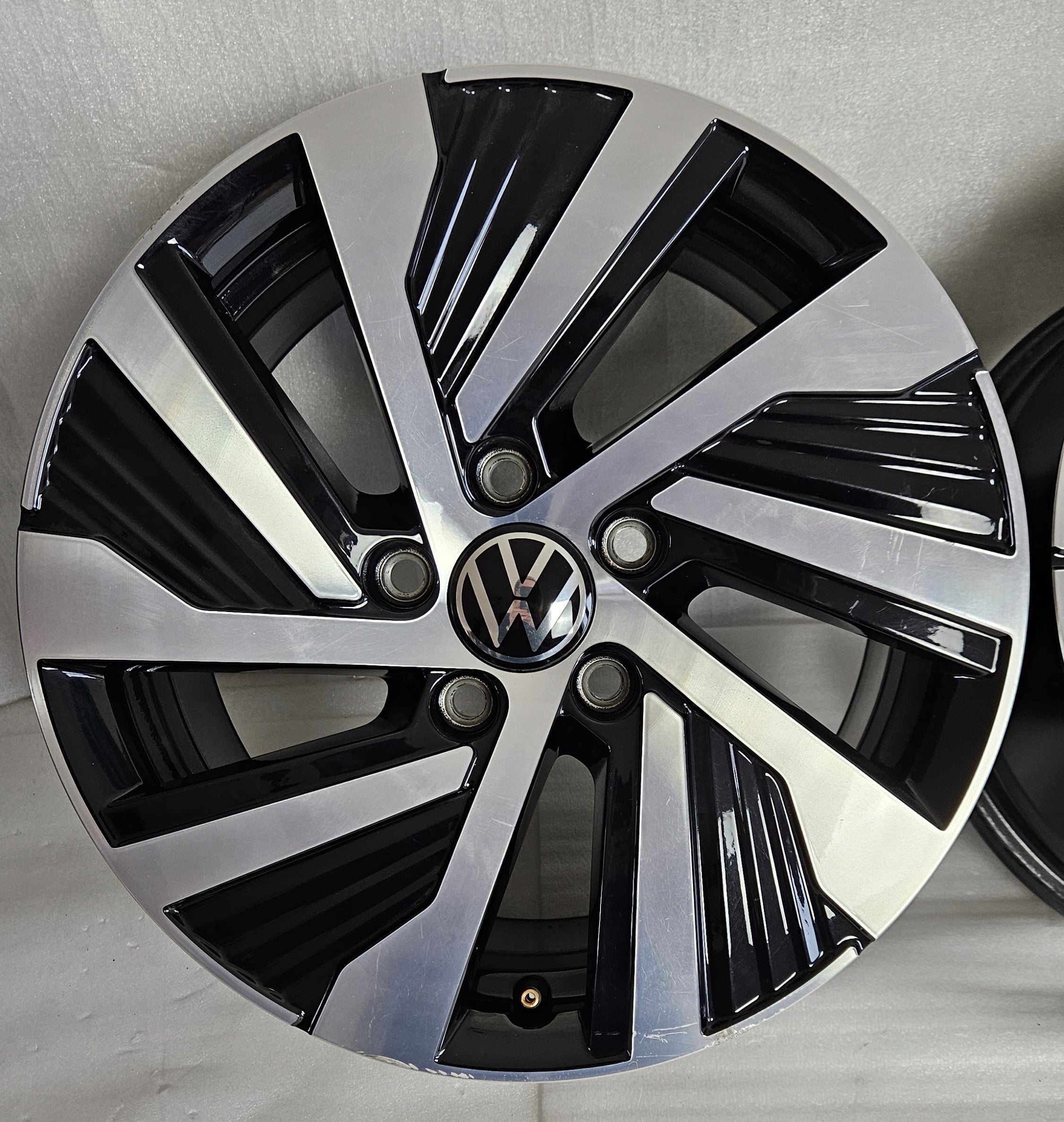 Alu Felge Volkswagen Golf VIII Golf VII Golf Passat Tiguan Golf V Golf VI Touran T4 16 Zoll 7.0J 5x112 48ET 5H0601025A