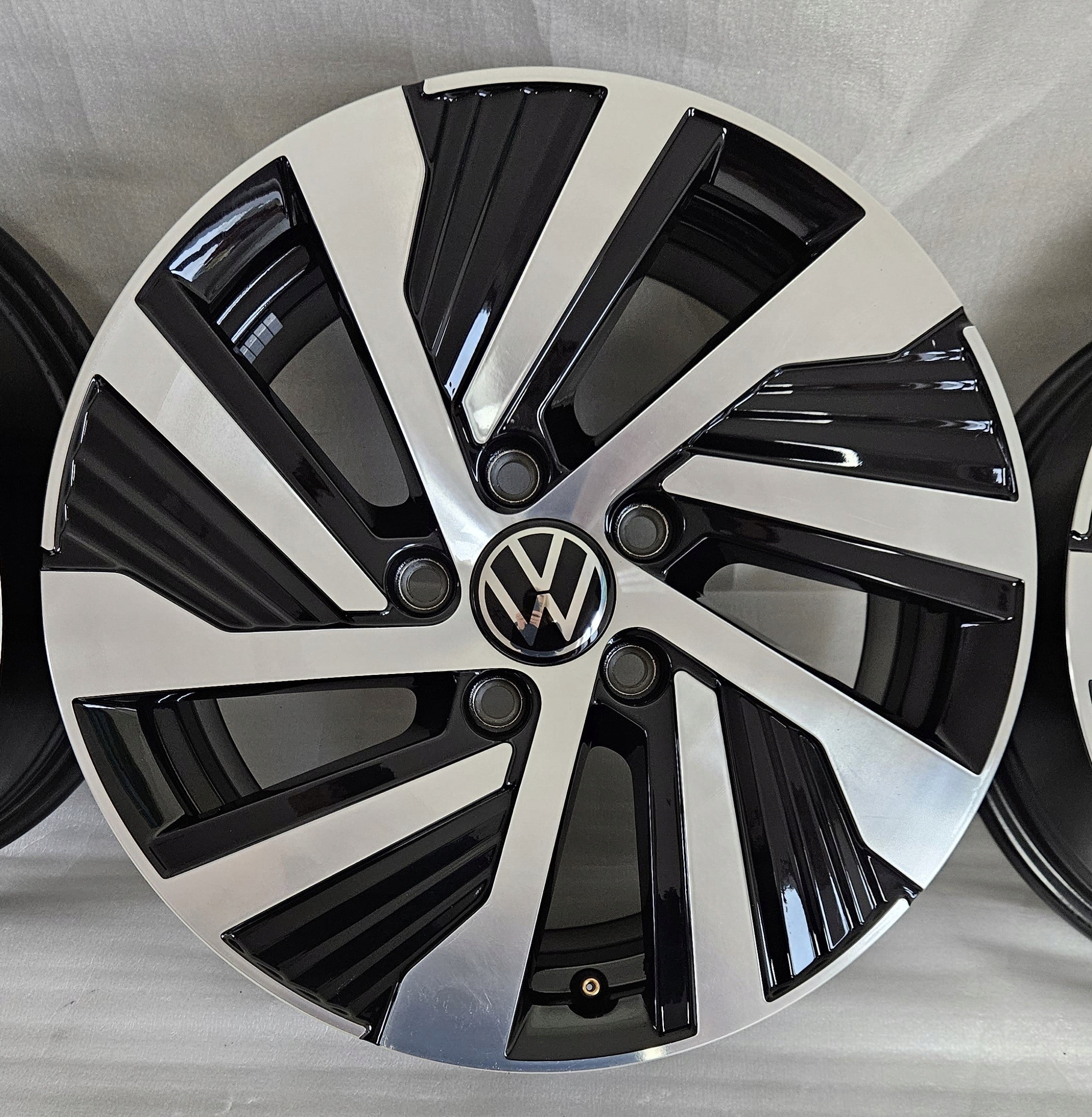 Alu Felge Volkswagen Golf VIII Golf VII Golf Passat Tiguan Golf V Golf VI Touran T4 16 Zoll 7.0J 5x112 48ET 5H0601025A