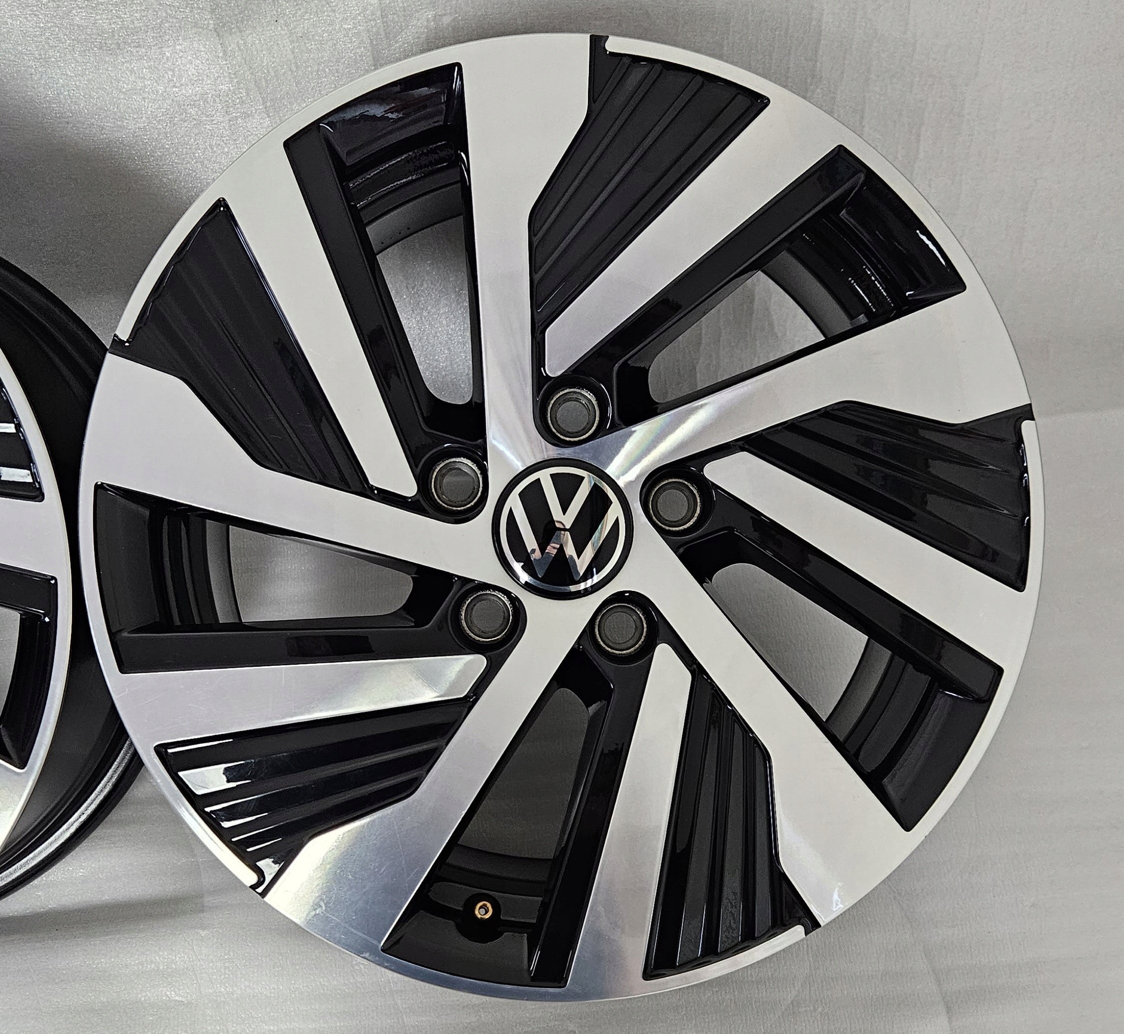 Alu Felge Volkswagen Golf VIII Golf VII Golf Passat Tiguan Golf V Golf VI Touran T4 16 Zoll 7.0J 5x112 48ET 5H0601025A