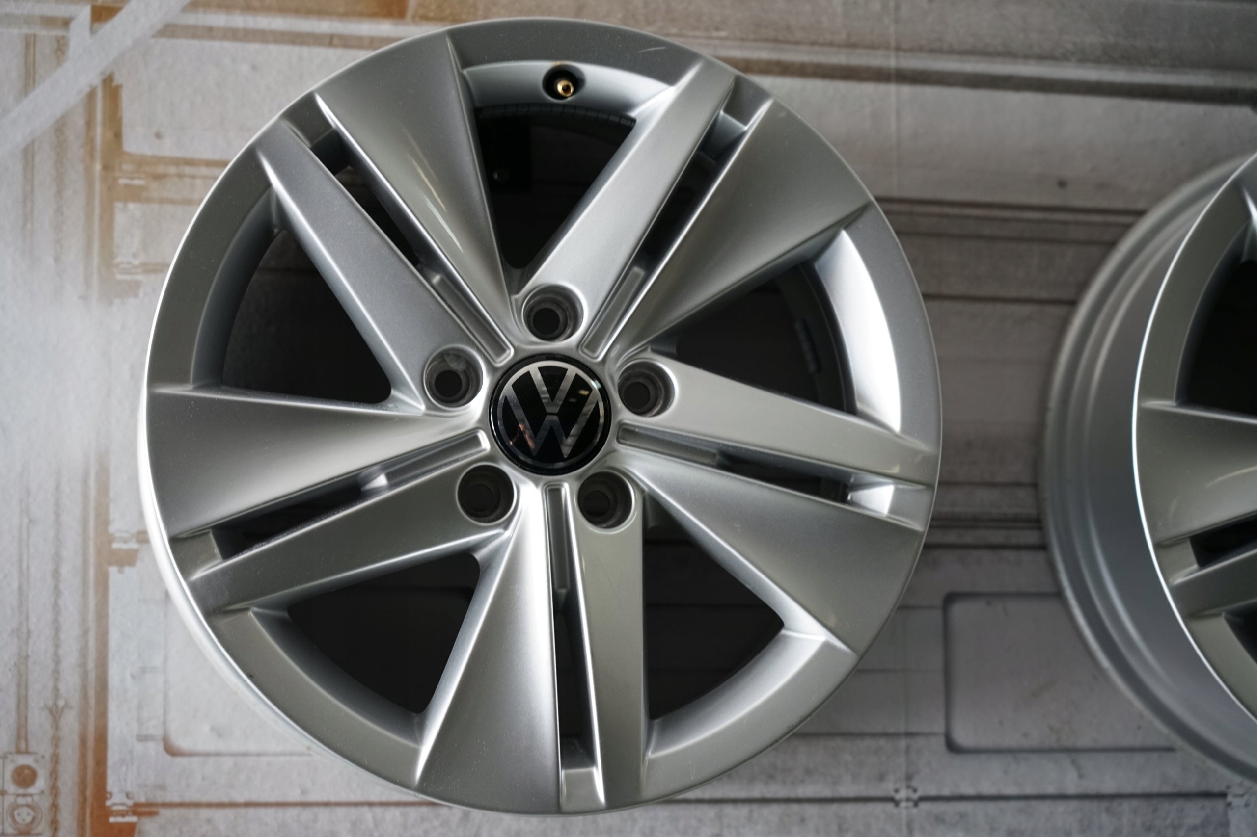 Alu Felge Volkswagen Golf VIII Golf VII Golf Golf V Golf VI T4 16 Zoll 7.0J 5x112 48ET 5H0601025