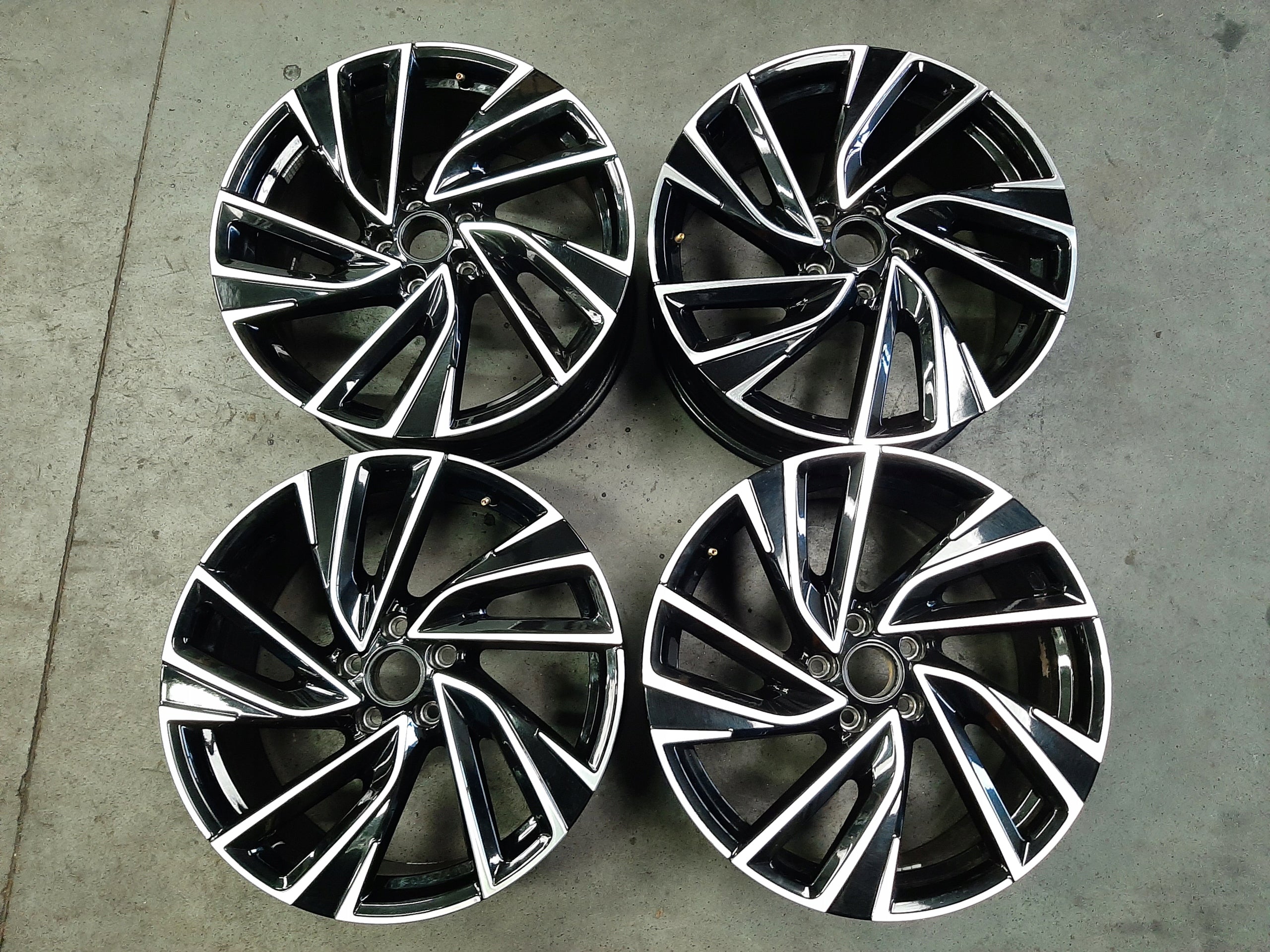 Alu Felge Volkswagen Golf VIII Golf VII Golf Golf V Golf VI T5 19 Zoll 8.0J 5x112 50ET 5H0601025R