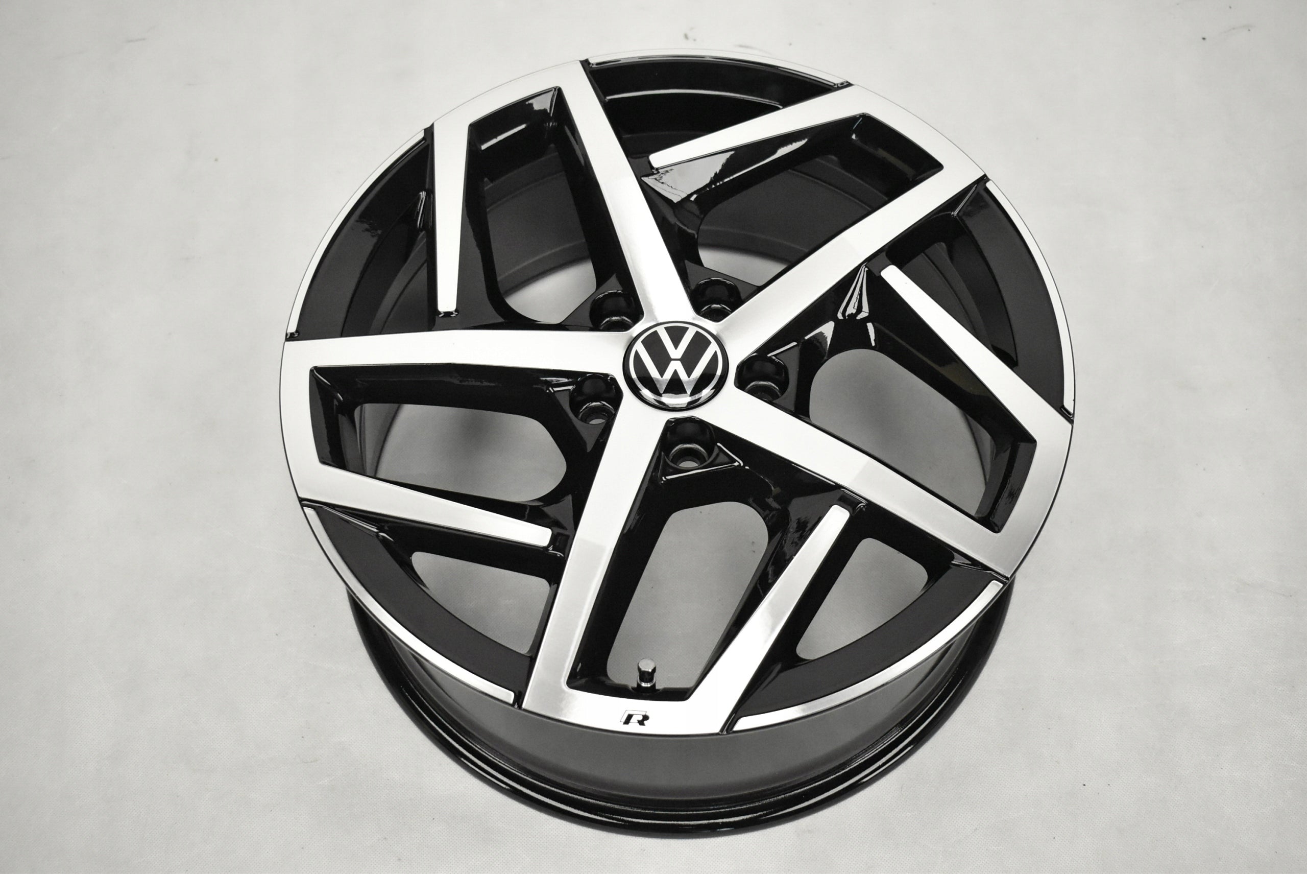 Alu Felge Volkswagen Golf VIII Golf VII Golf Golf V Golf VI T5 18 Zoll 7.5J 5x112 51ET 5H0601025G