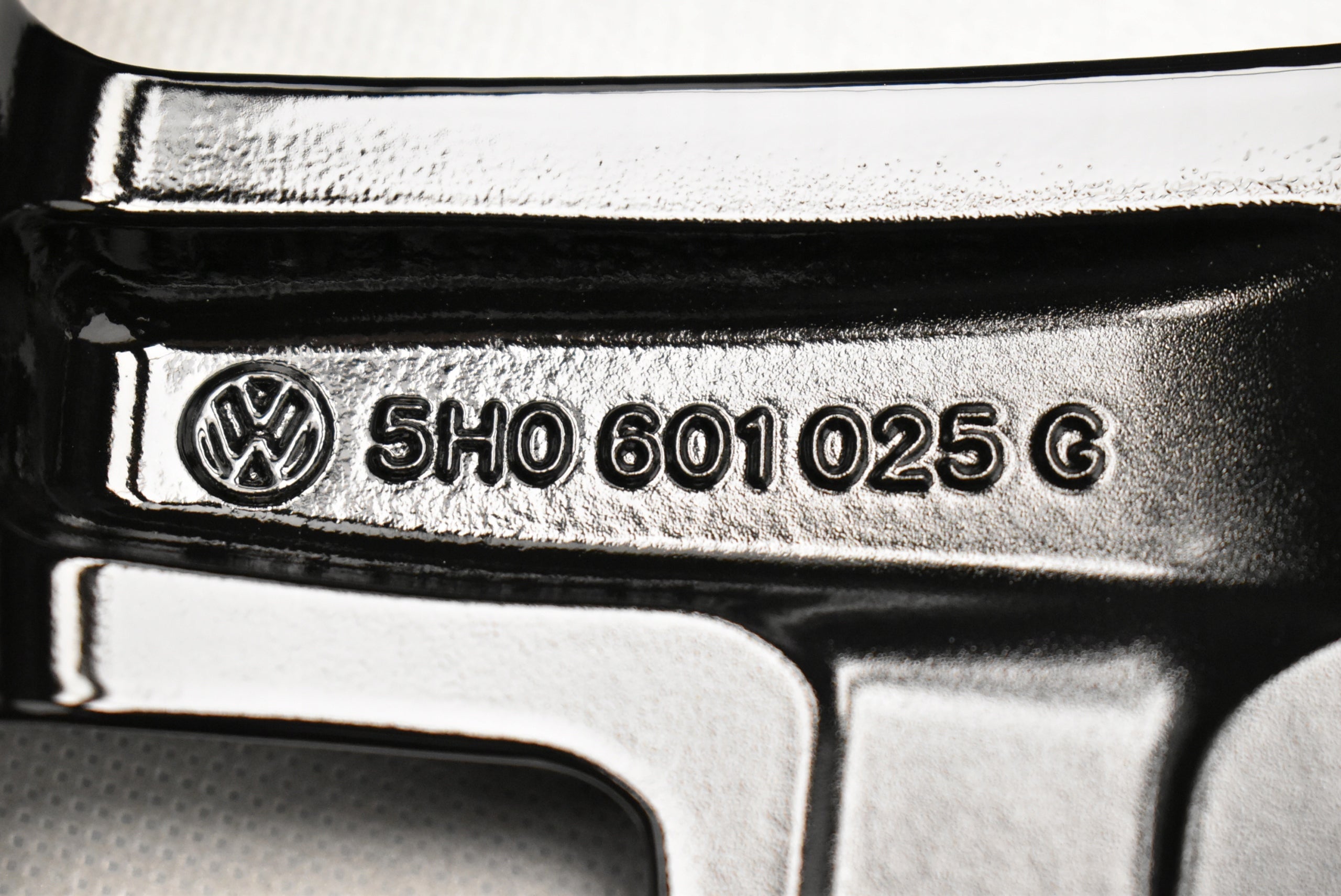 Alu Felge Volkswagen Golf VIII Golf VII Golf Golf V Golf VI T5 18 Zoll 7.5J 5x112 51ET 5H0601025G