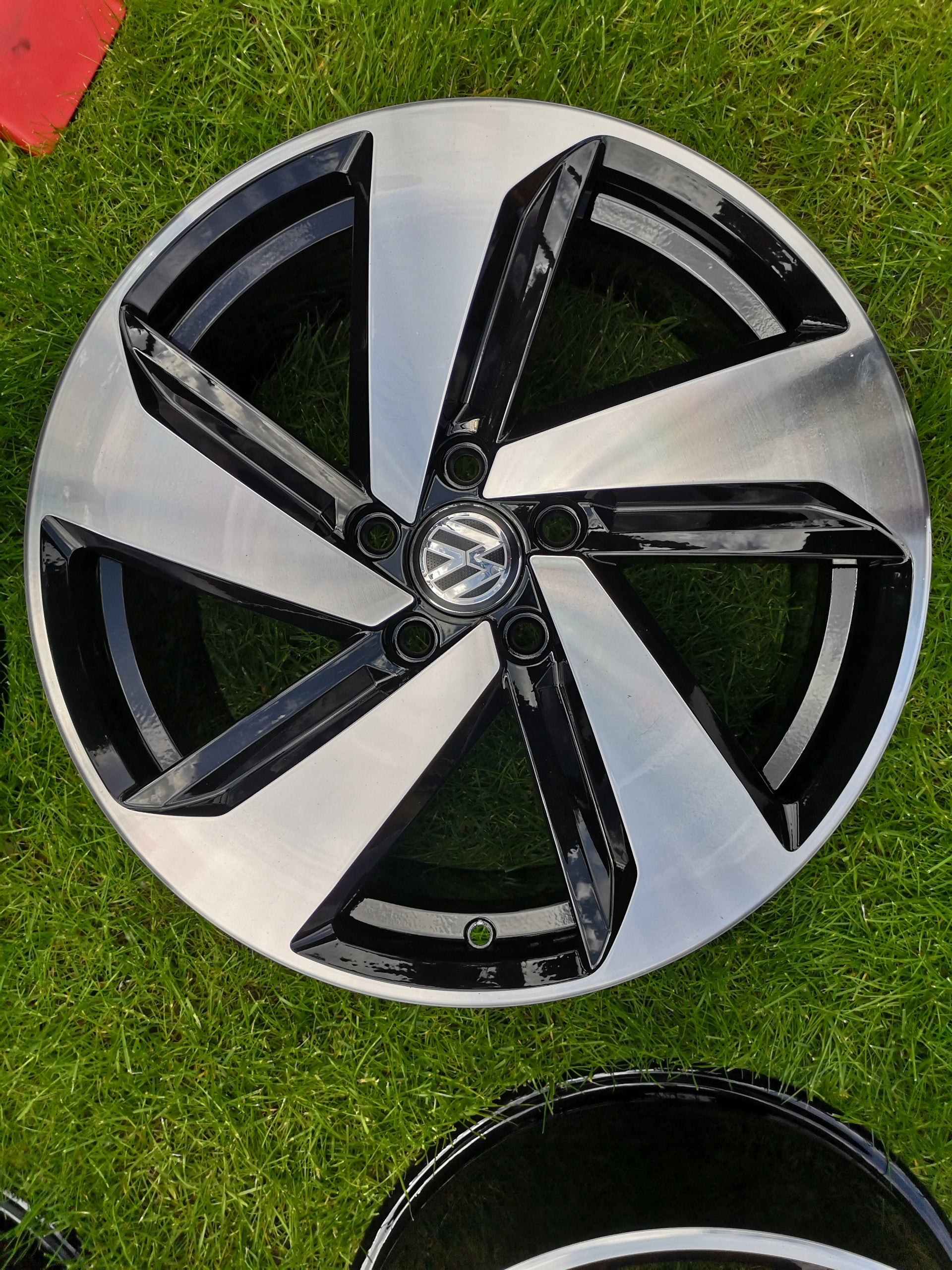 Alu Felge Volkswagen Golf VII Passat Golf Golf V Golf VI Touran 18 Zoll 7.5J 5x112 49ET 5G0601025CN