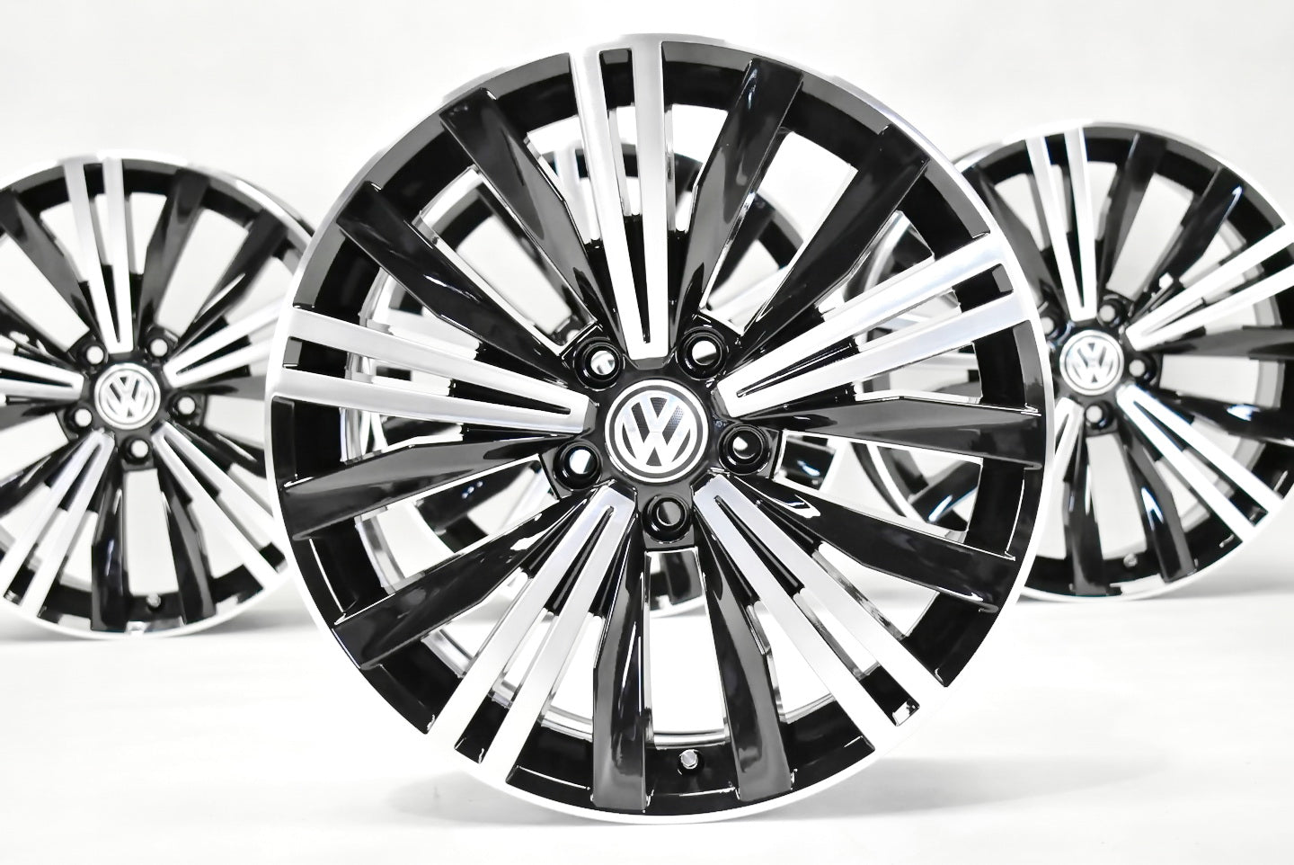 Alu Felge Volkswagen Golf VII Golf Tiguan Golf V Golf VI T4 18 Zoll 7.0J 5x112 43ET 5NN601025L