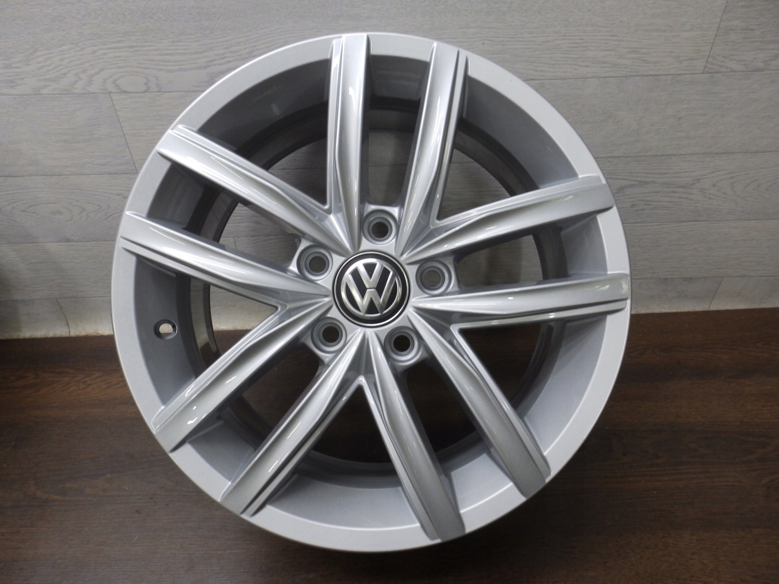 Alu Felge Volkswagen Golf VII Golf Golf V Golf VI T4 16 Zoll 6.5J 5x112 46ET 5G0601025CS